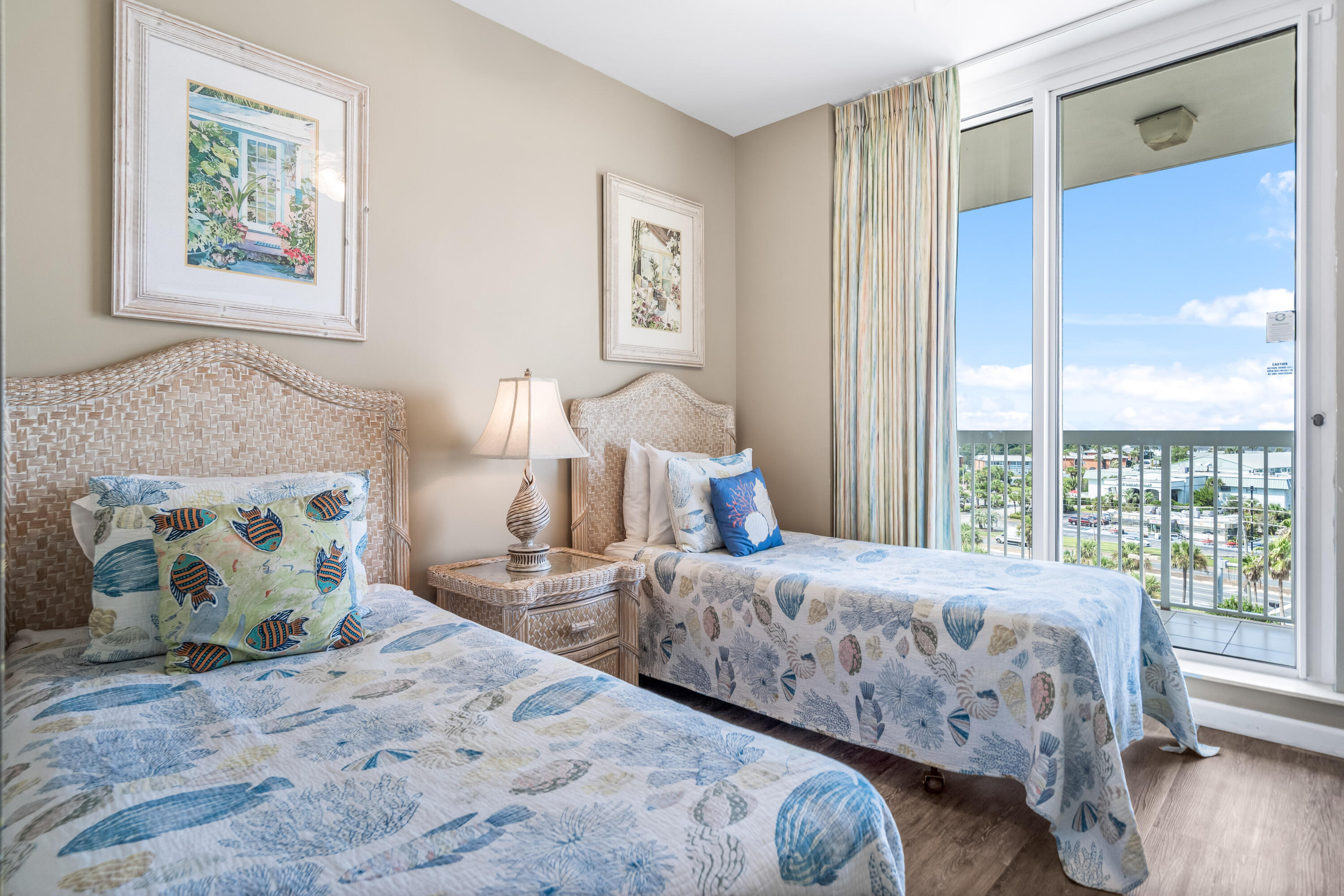 SILVER BEACH TOWERS - Residential