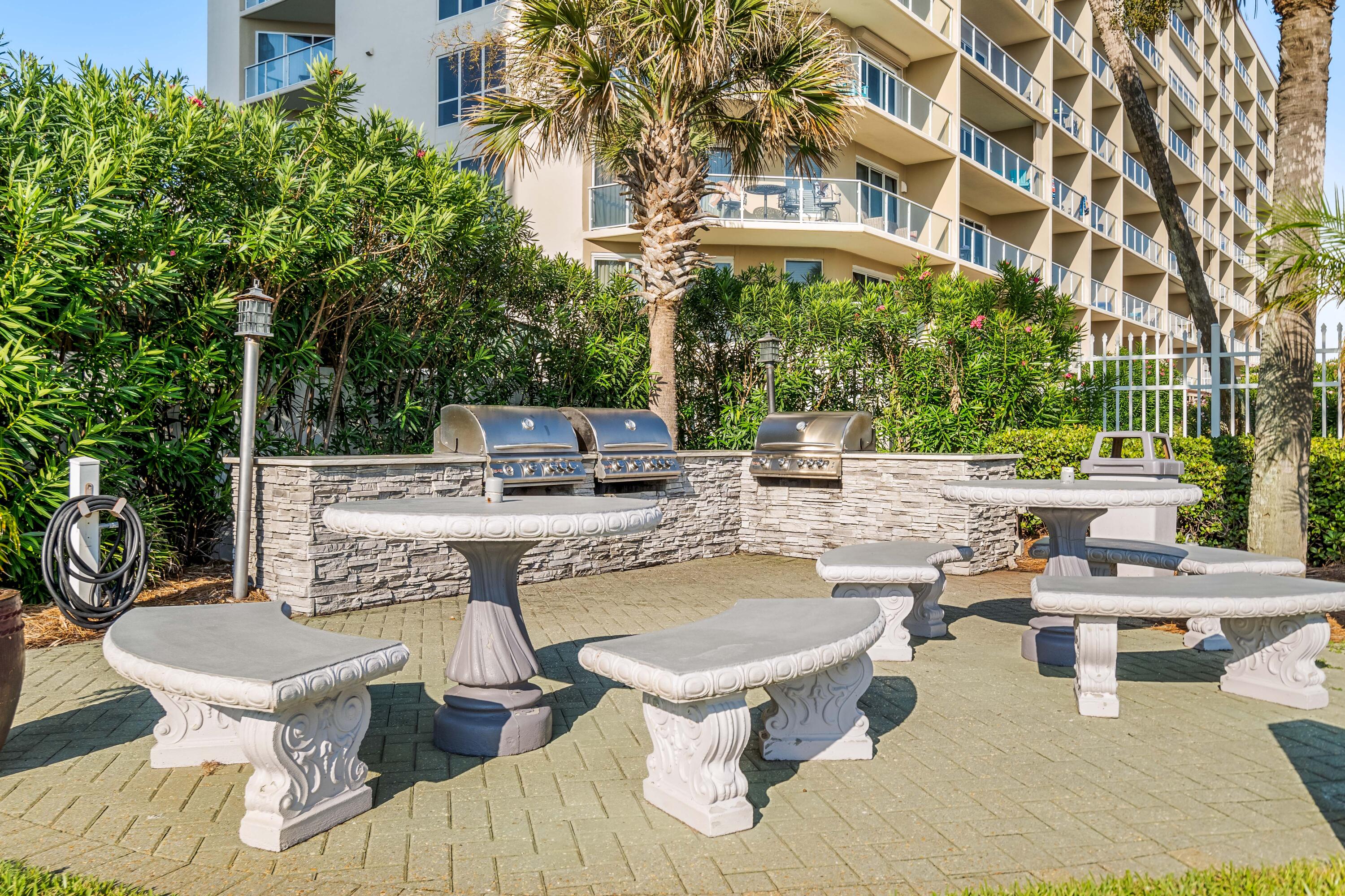 SILVER BEACH TOWERS - Residential