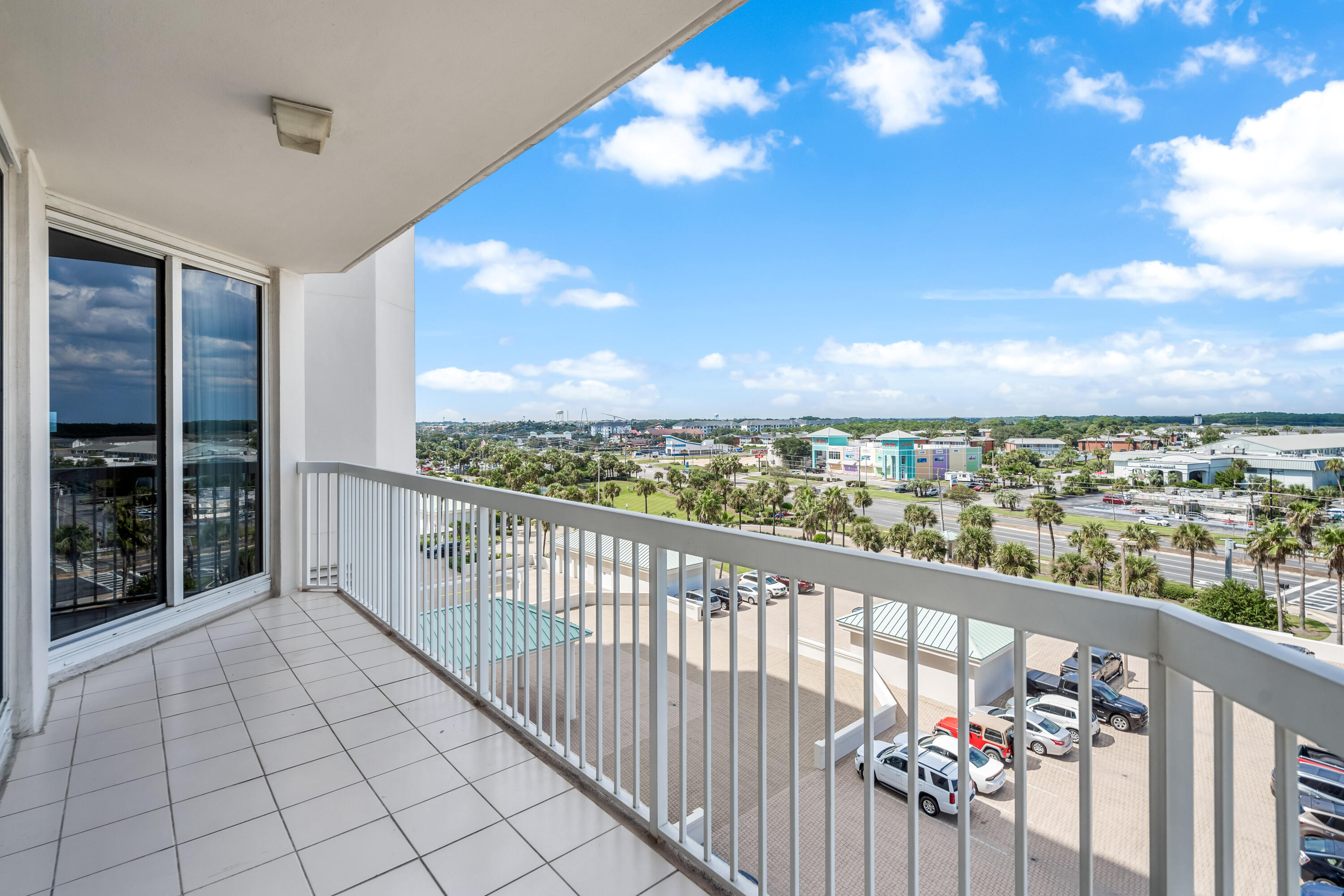 SILVER BEACH TOWERS - Residential