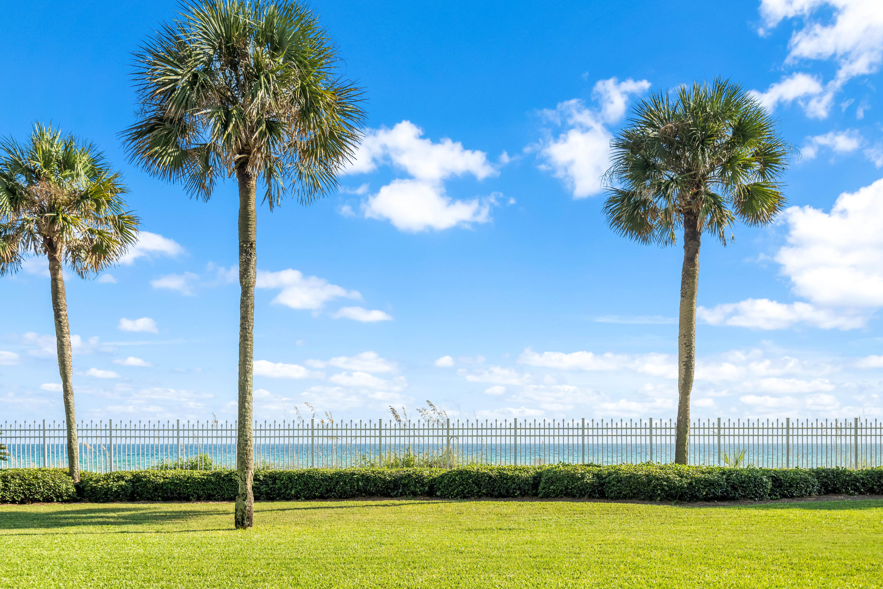 SILVER BEACH TOWERS - Residential
