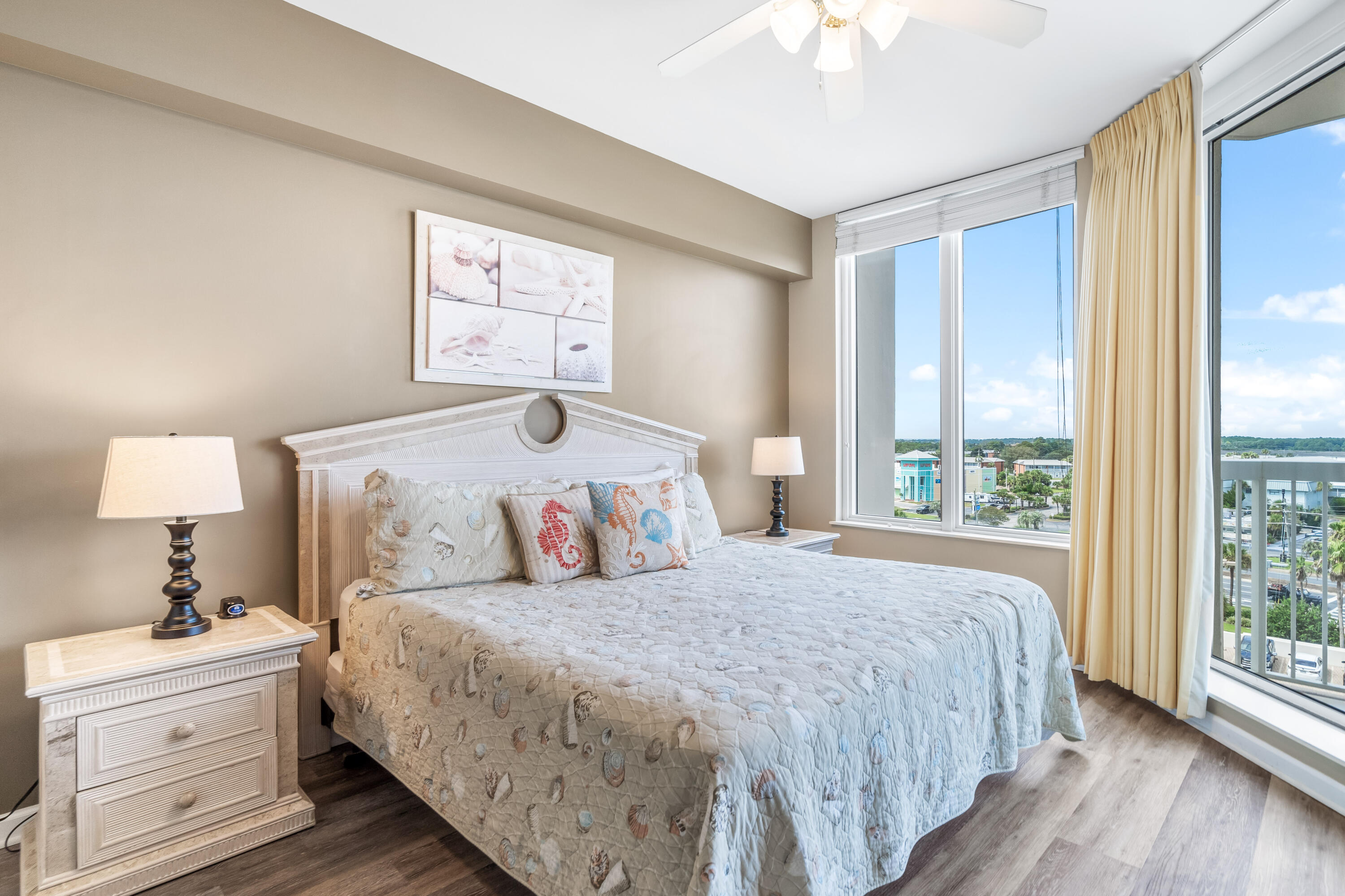 SILVER BEACH TOWERS - Residential