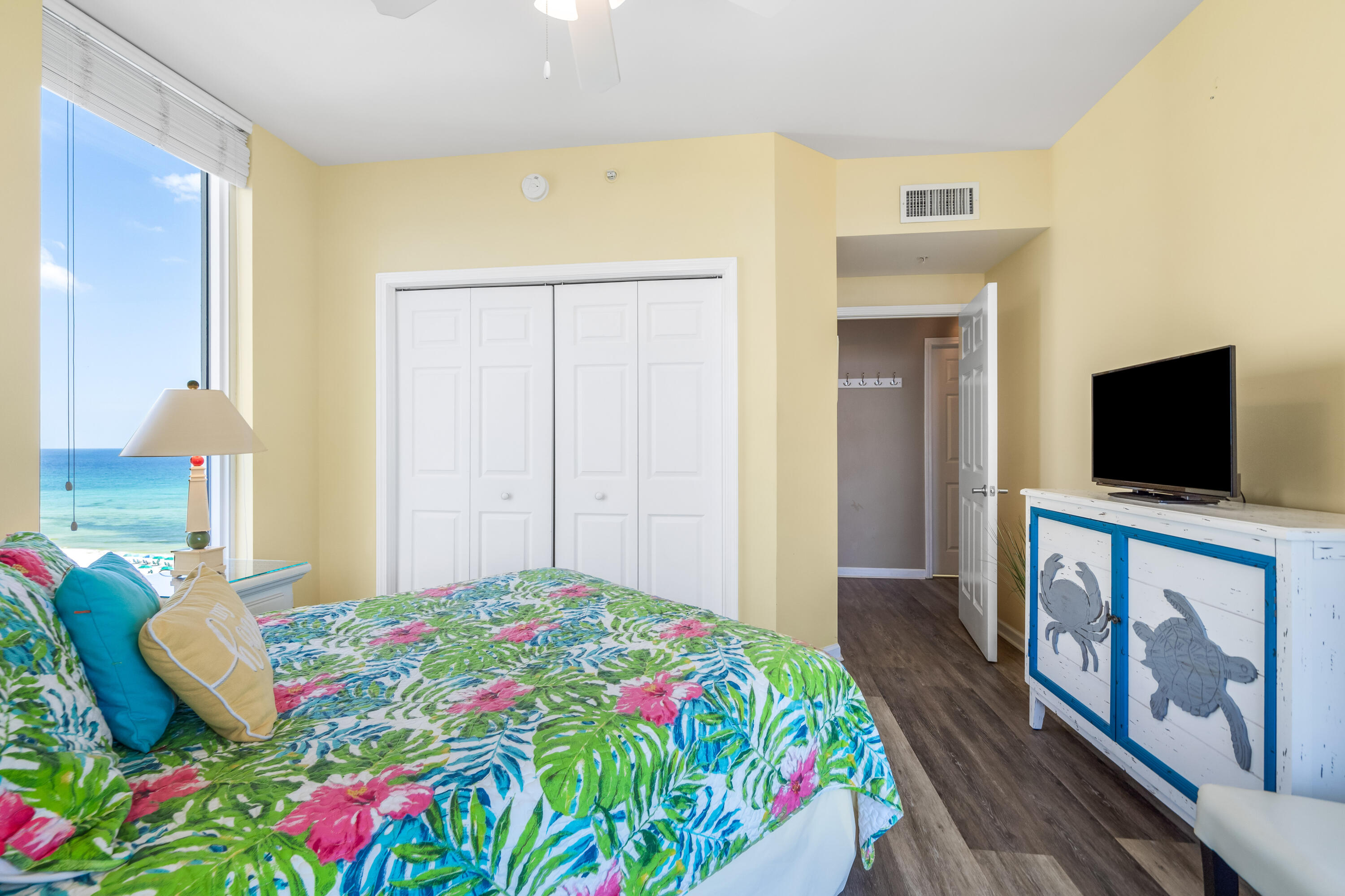 SILVER BEACH TOWERS - Residential