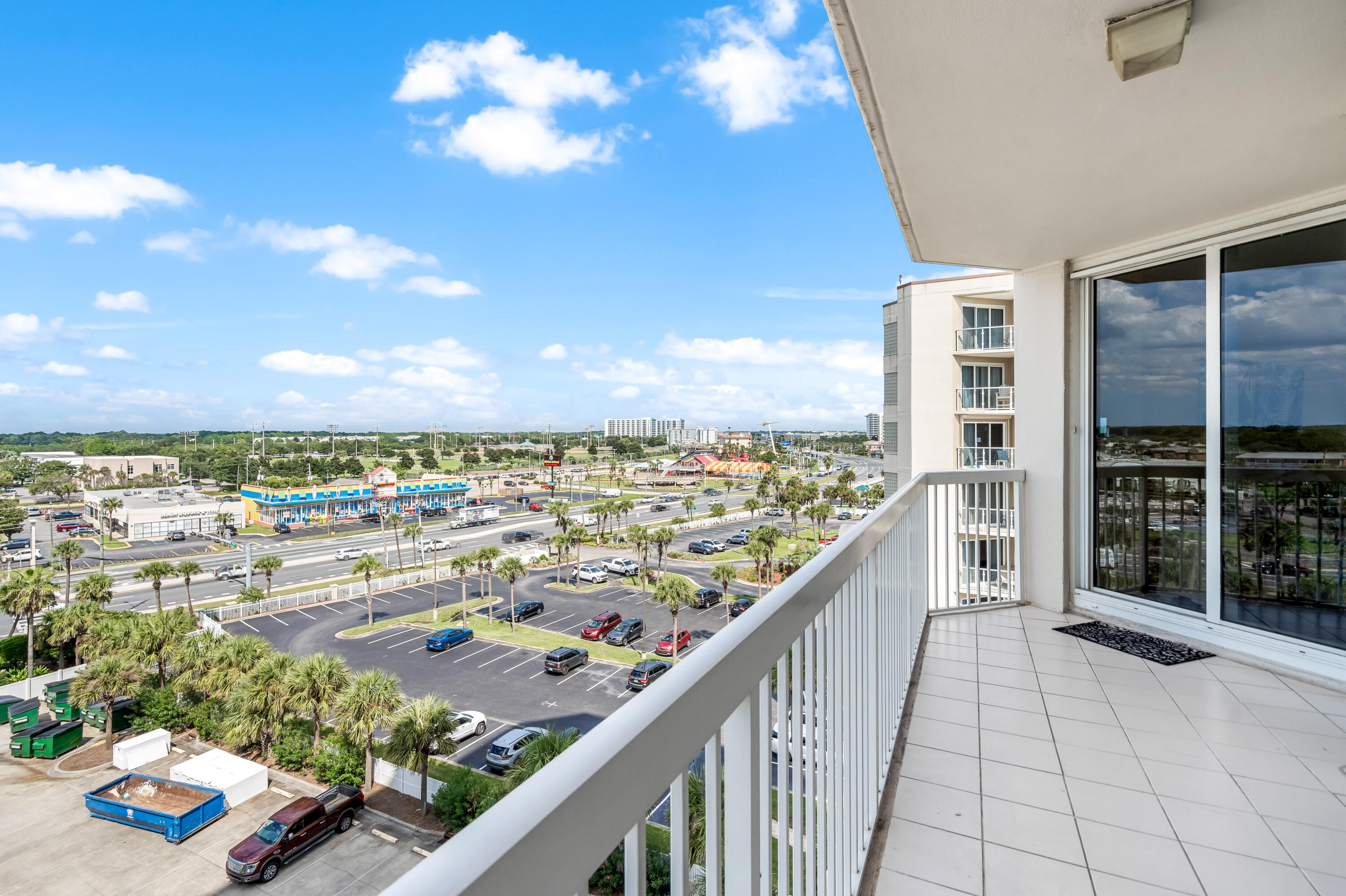 SILVER BEACH TOWERS - Residential