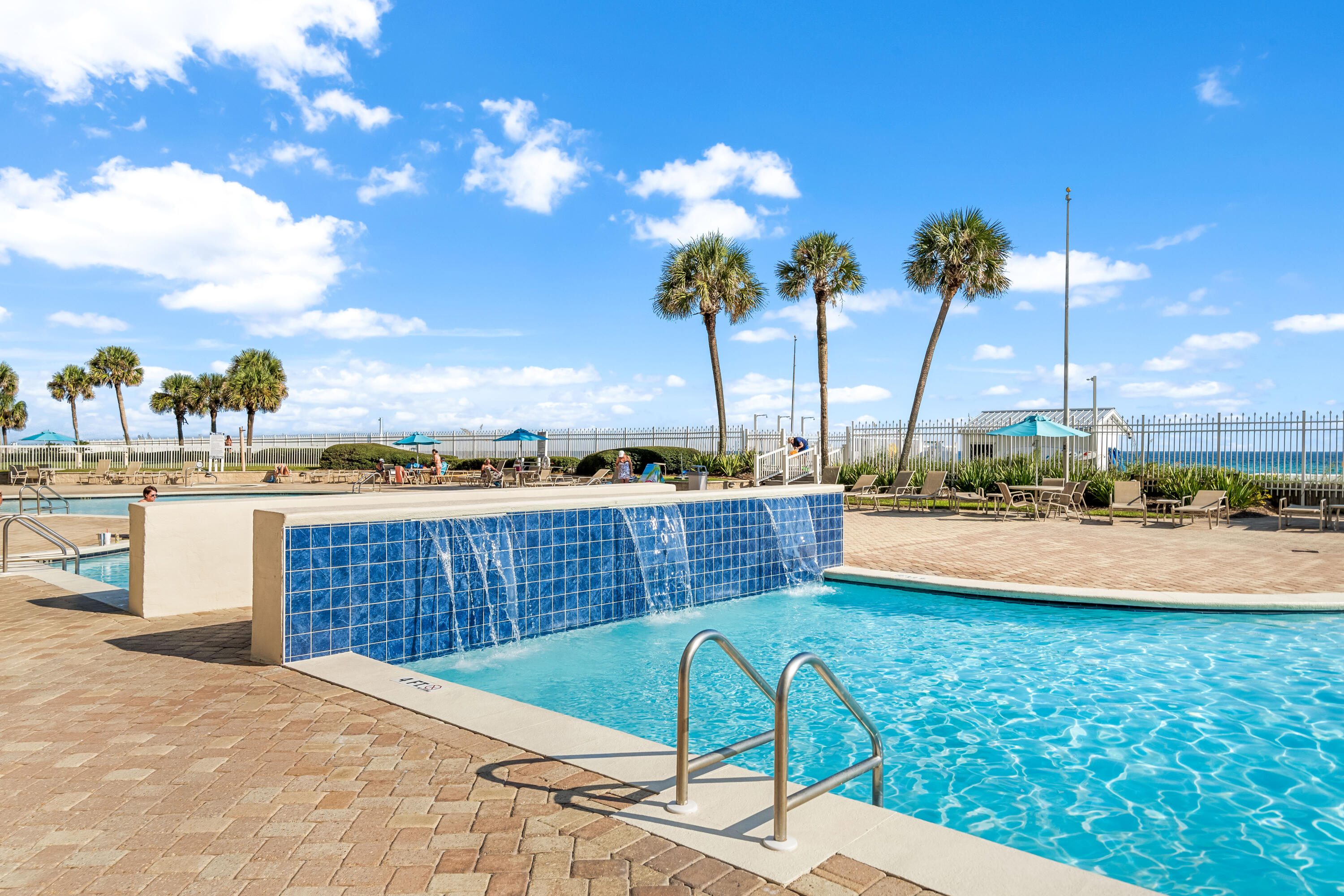 SILVER BEACH TOWERS - Residential