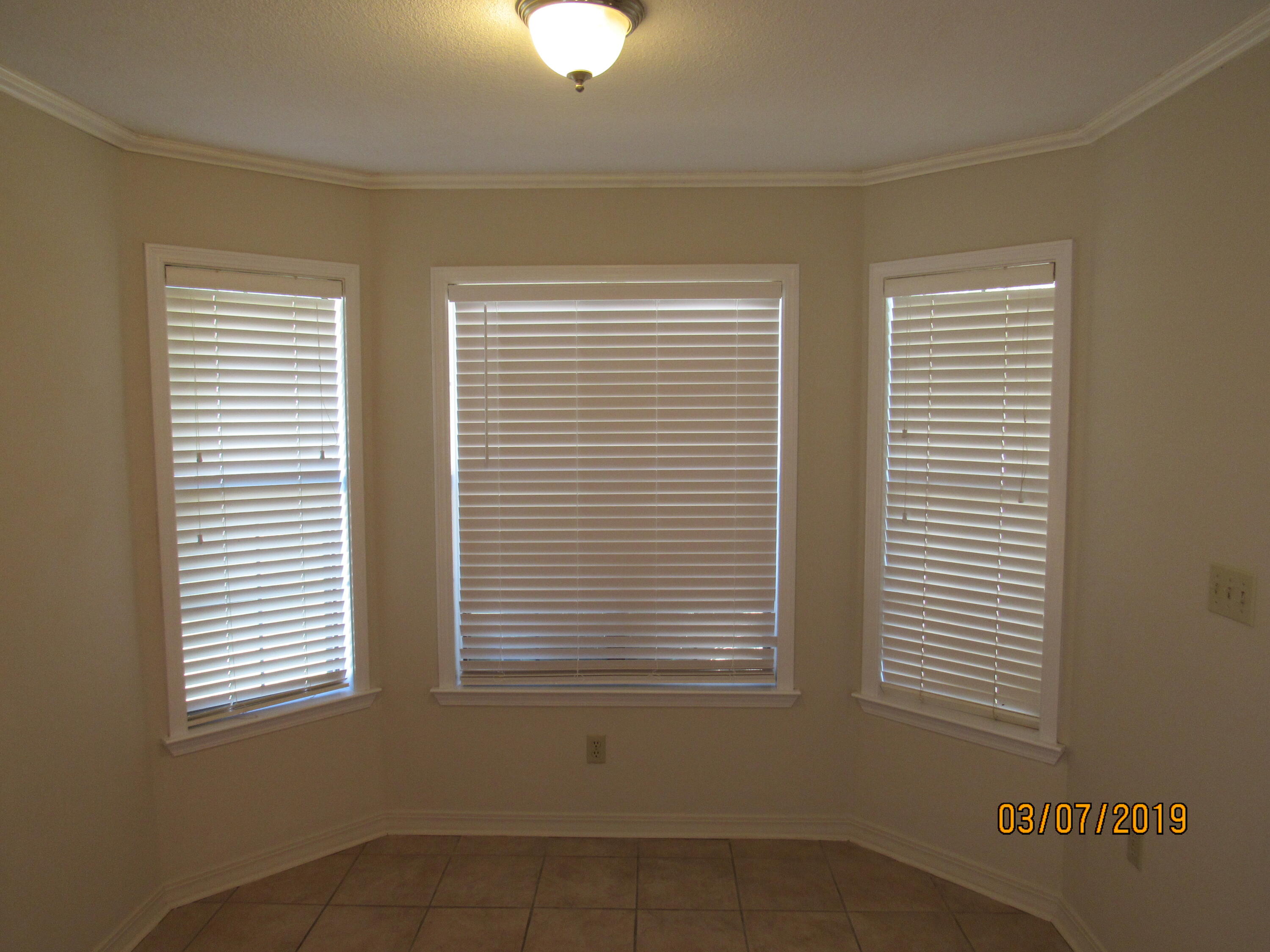 SHOAL CREEK MANOR WEST - Residential Lease