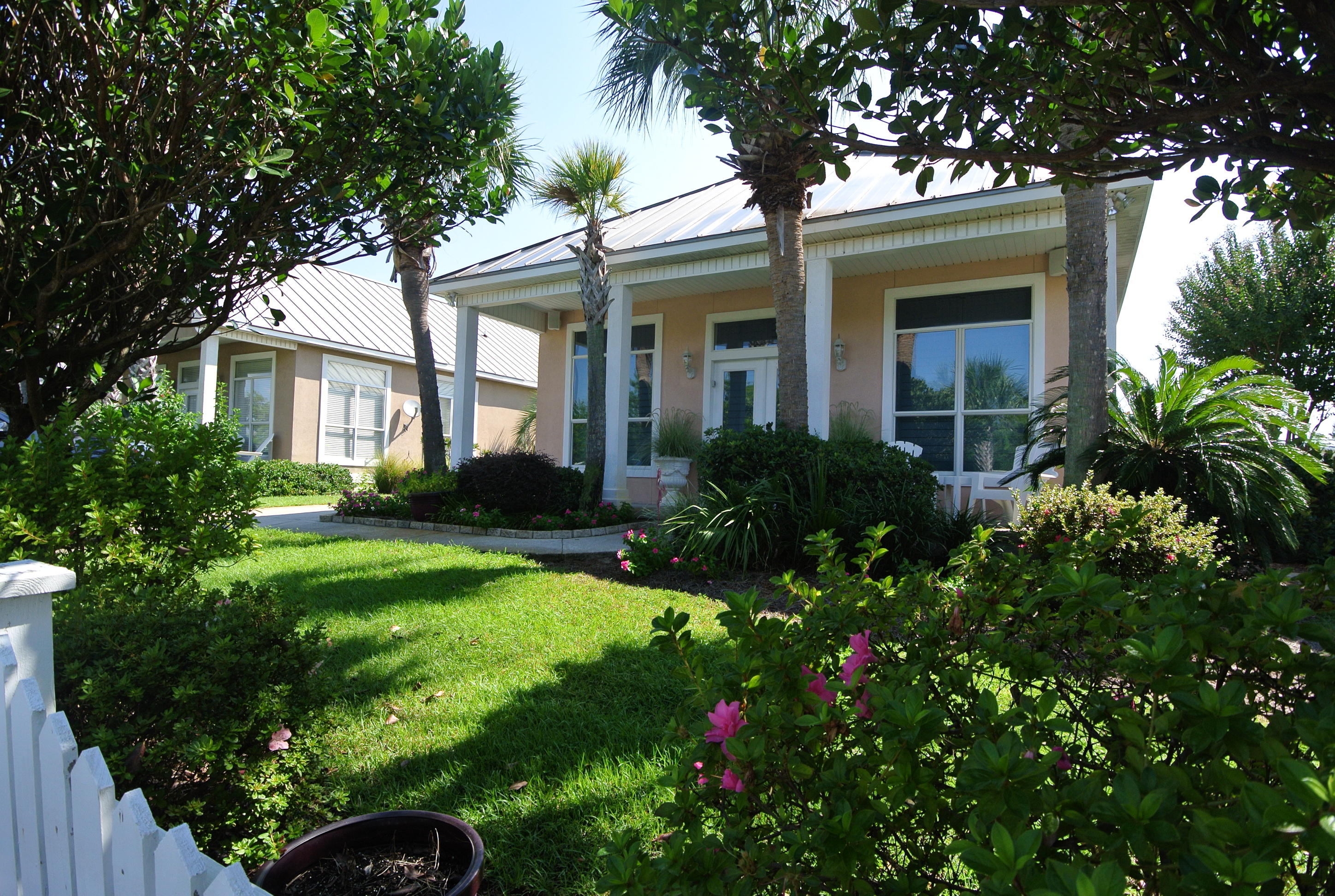 MARAVILLA COTTAGES - Residential