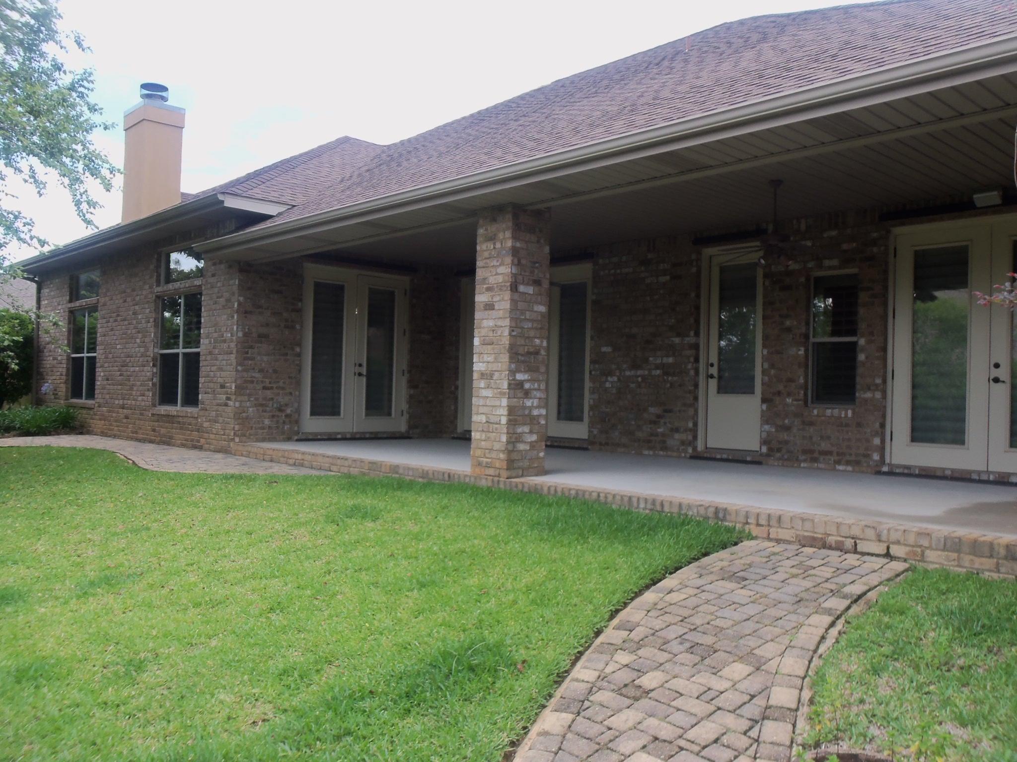 HERITAGE PARK - Residential Lease