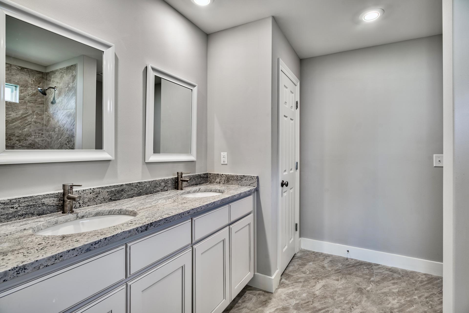 CRESCENT SHORES - Residential