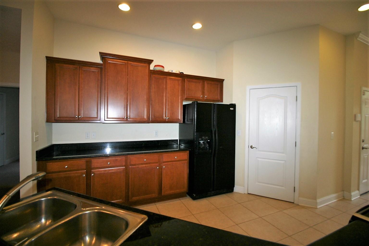 TRAILWOOD ESTATES - Residential Lease