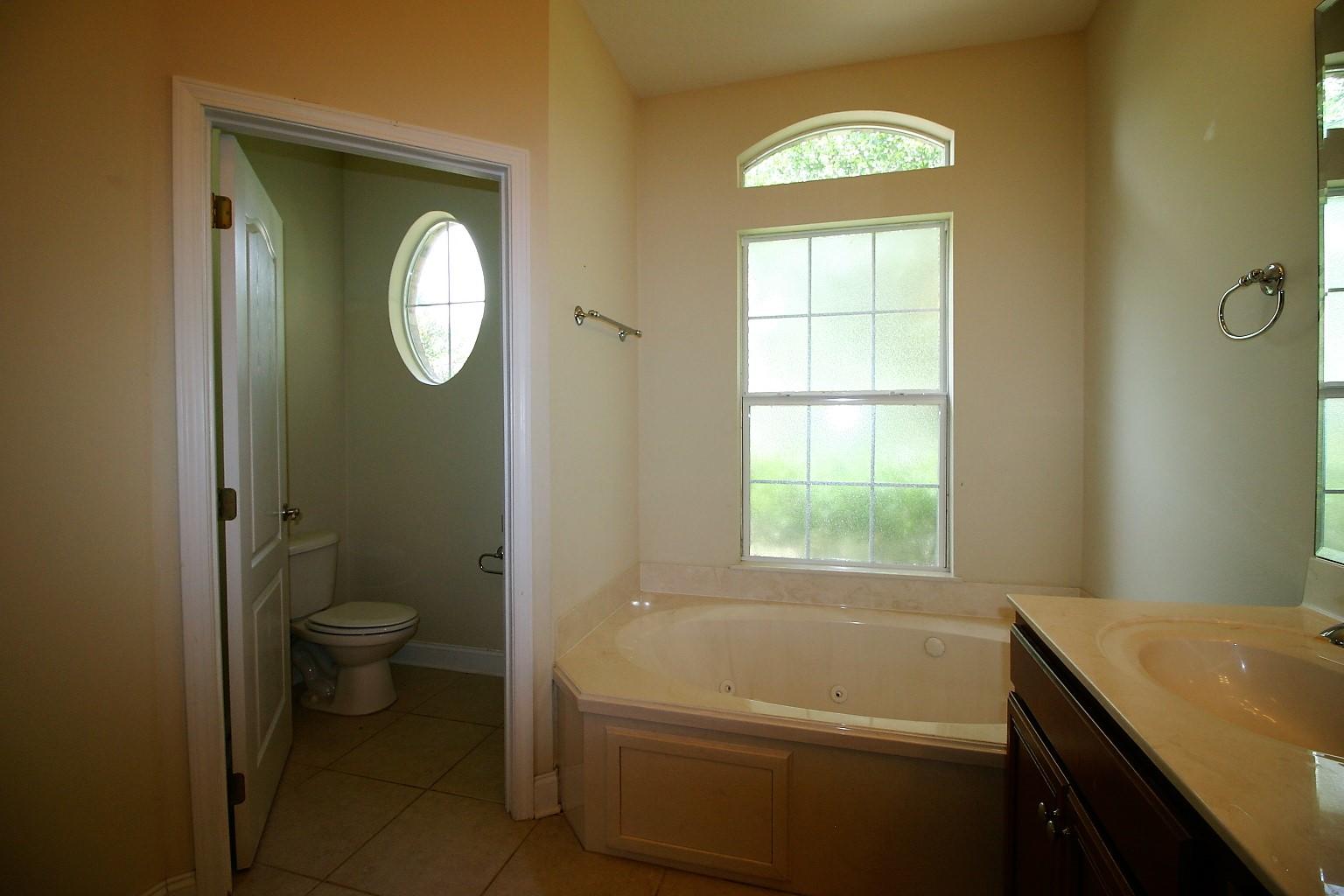 TRAILWOOD ESTATES - Residential Lease