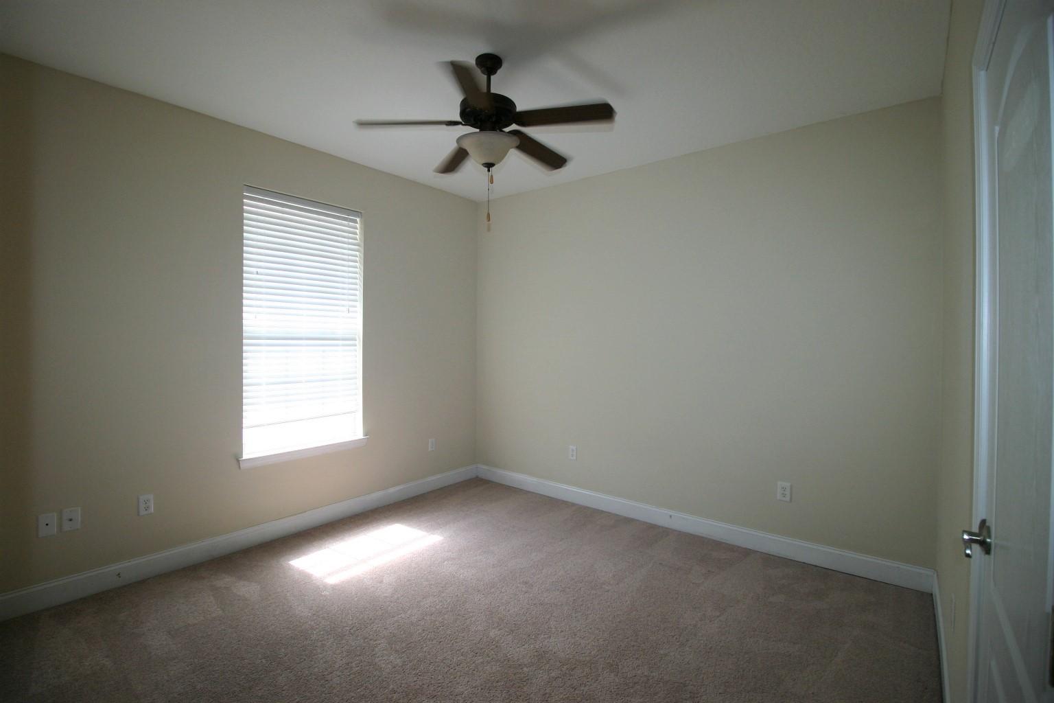 TRAILWOOD ESTATES - Residential Lease