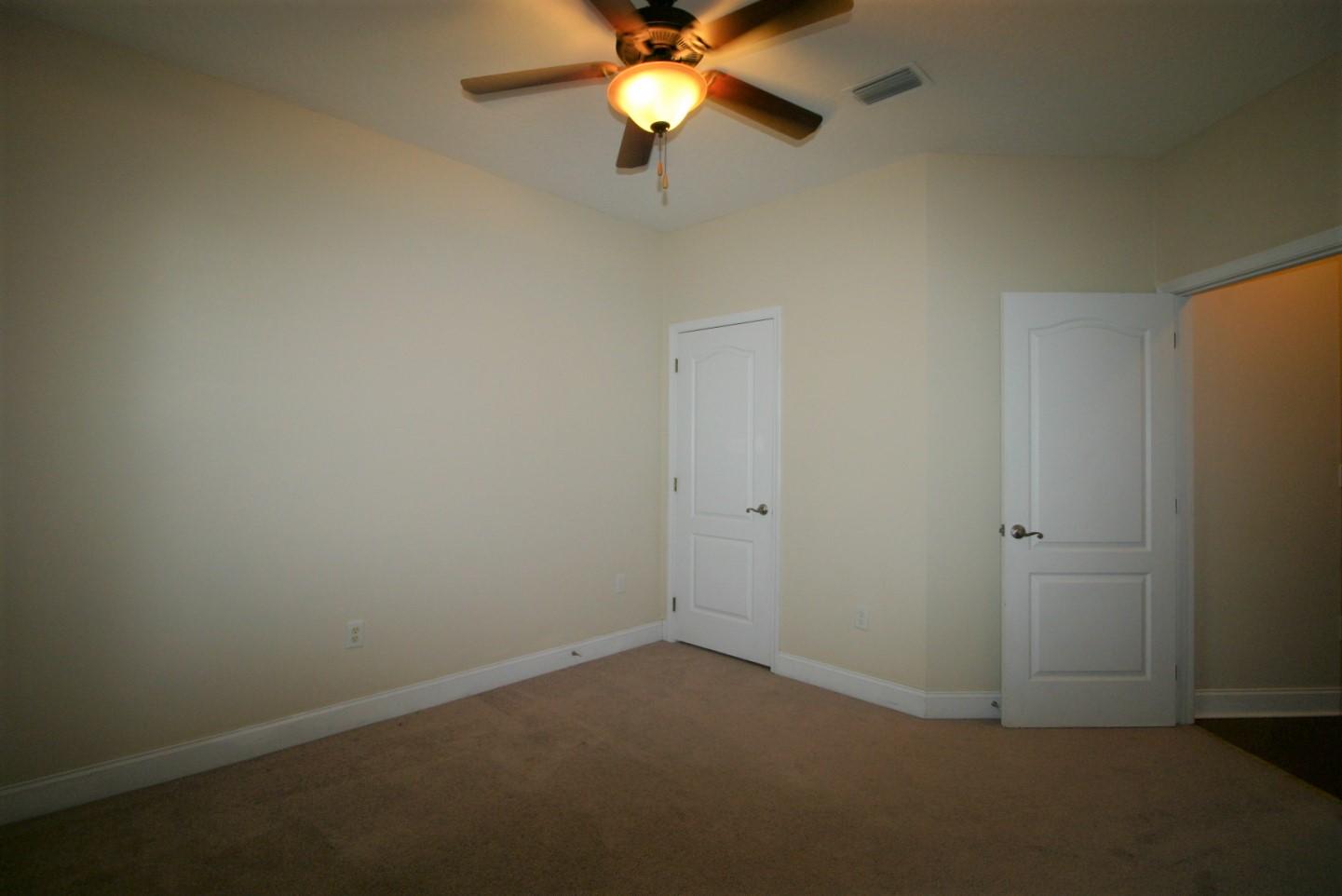 TRAILWOOD ESTATES - Residential Lease