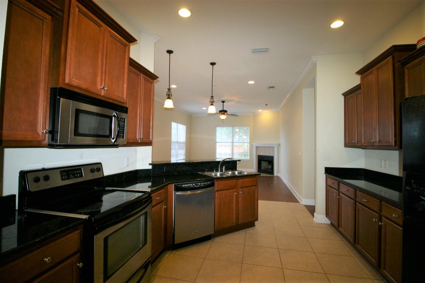 TRAILWOOD ESTATES - Residential Lease