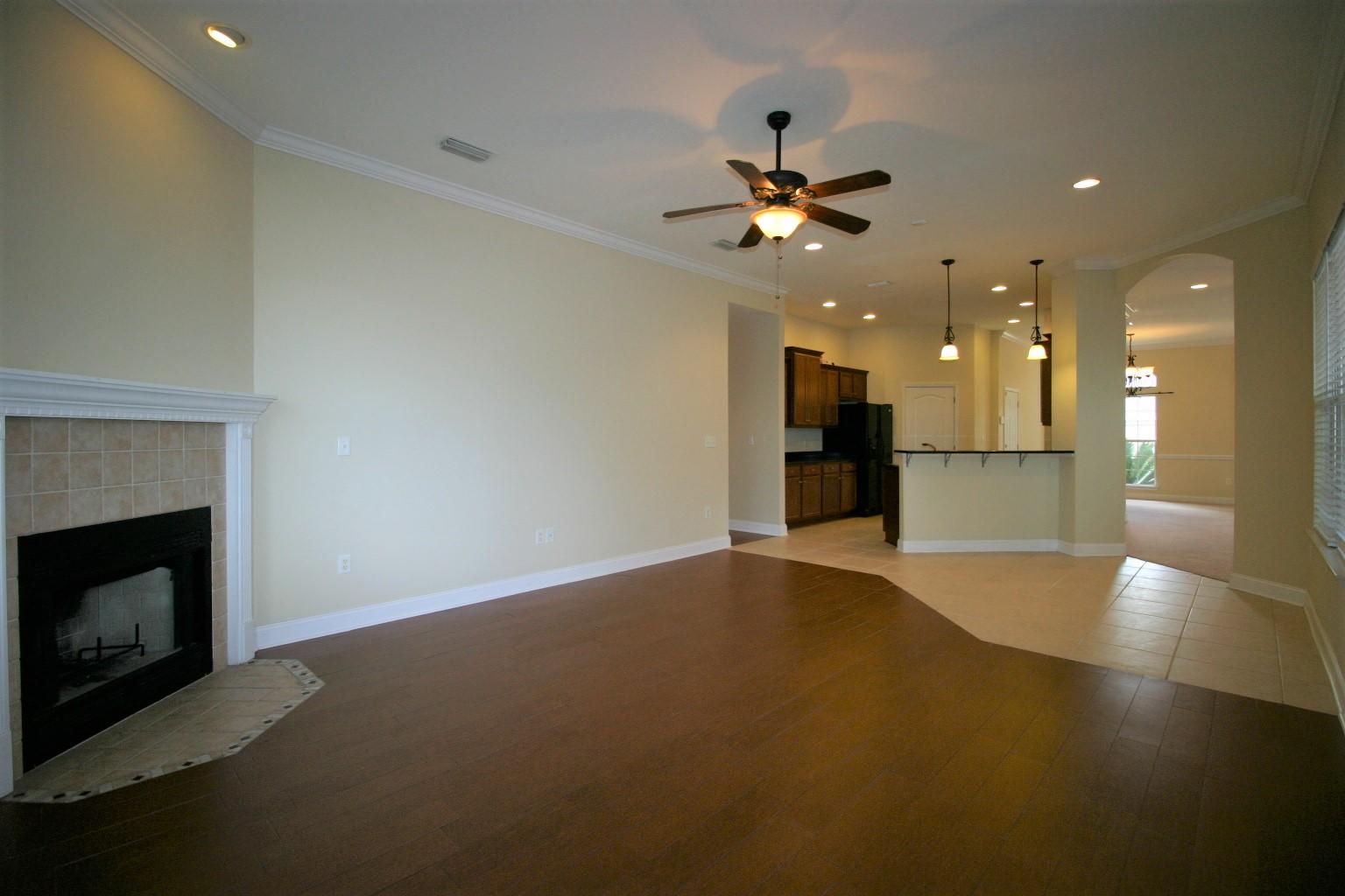 TRAILWOOD ESTATES - Residential Lease