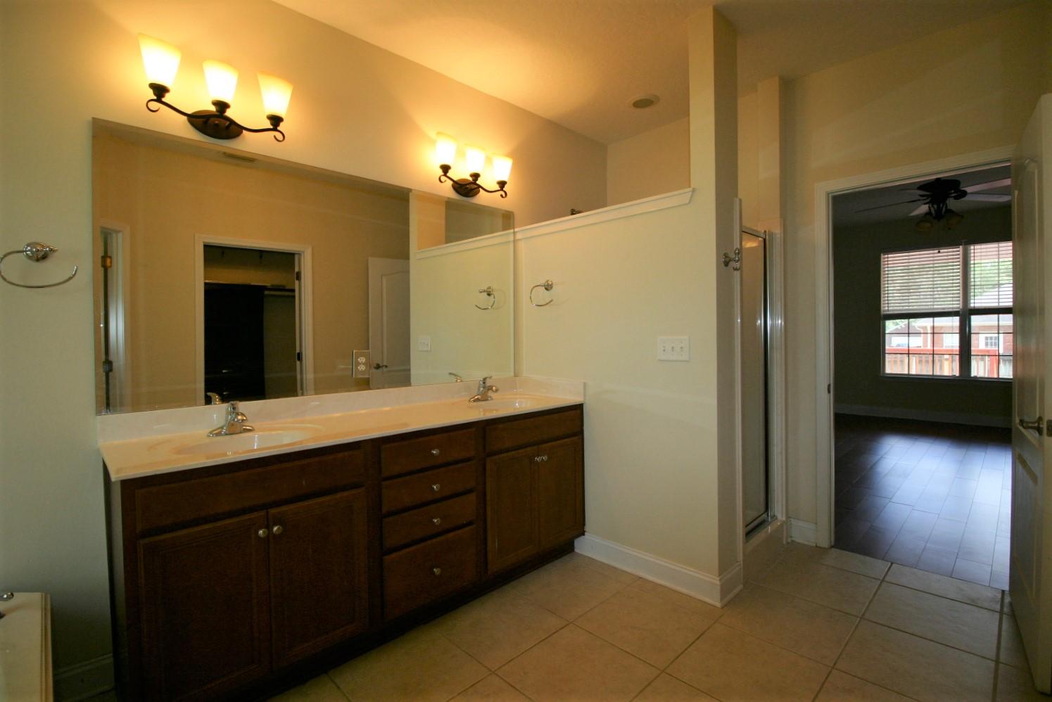 TRAILWOOD ESTATES - Residential Lease