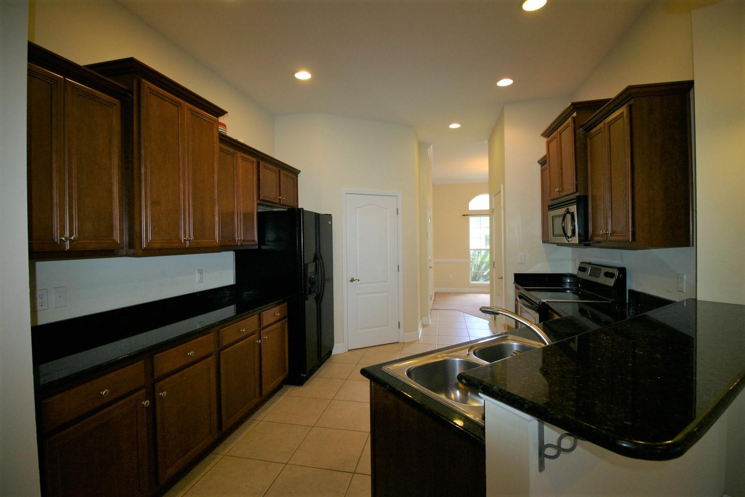TRAILWOOD ESTATES - Residential Lease