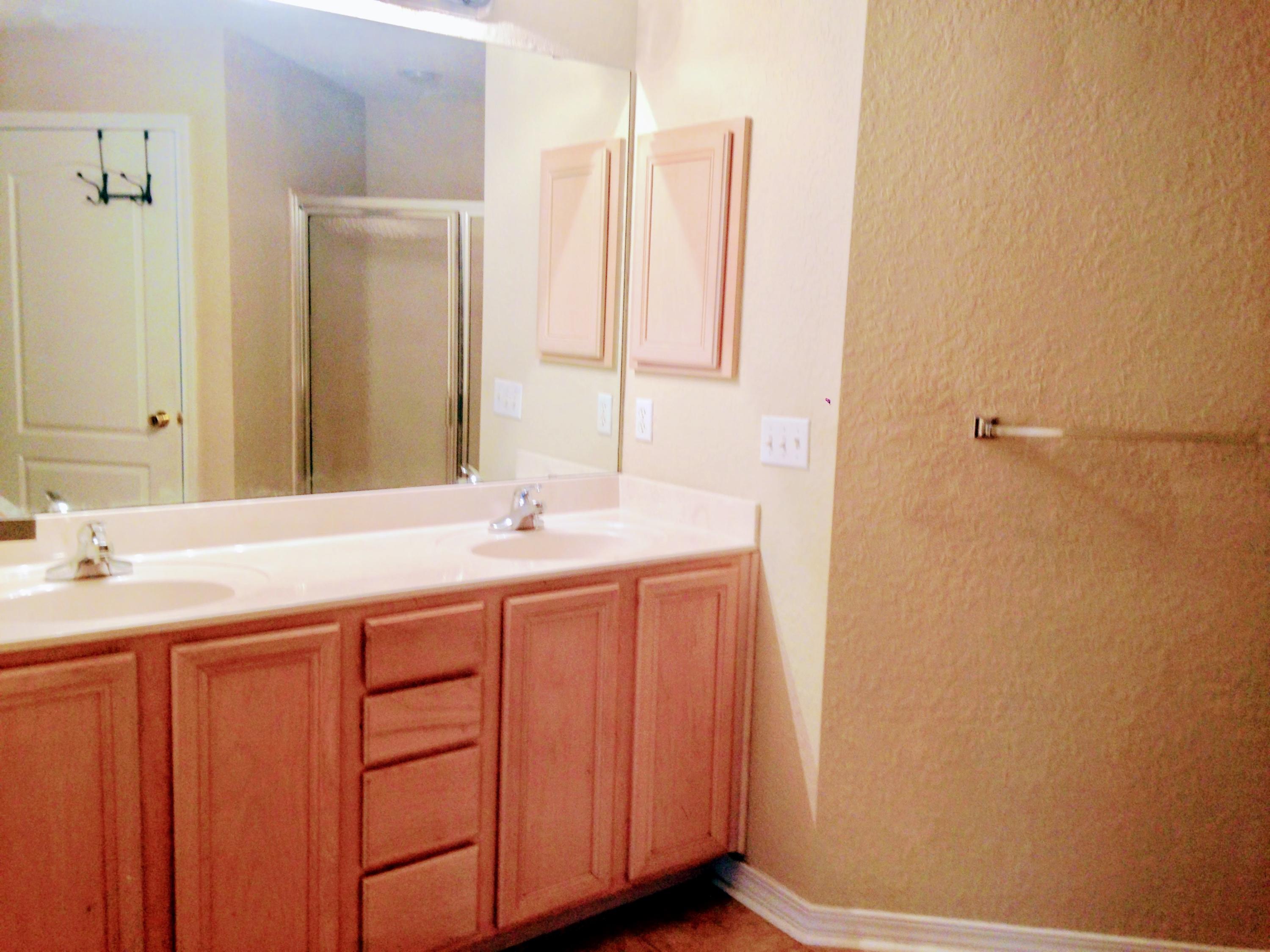 EMERALD LAKES PH 1 - Residential Lease
