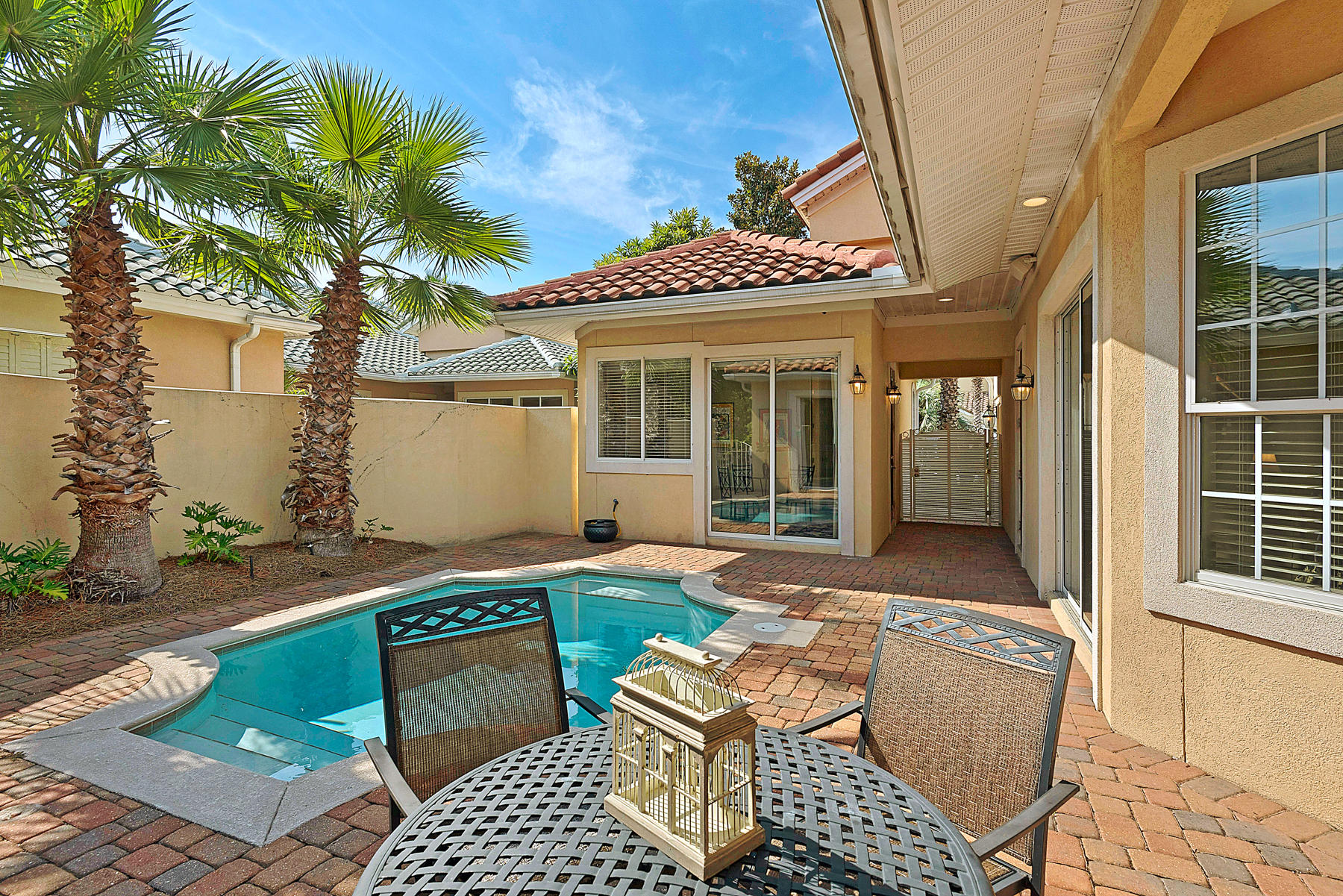 REGATTA BAY GOLF VILLAS - Residential