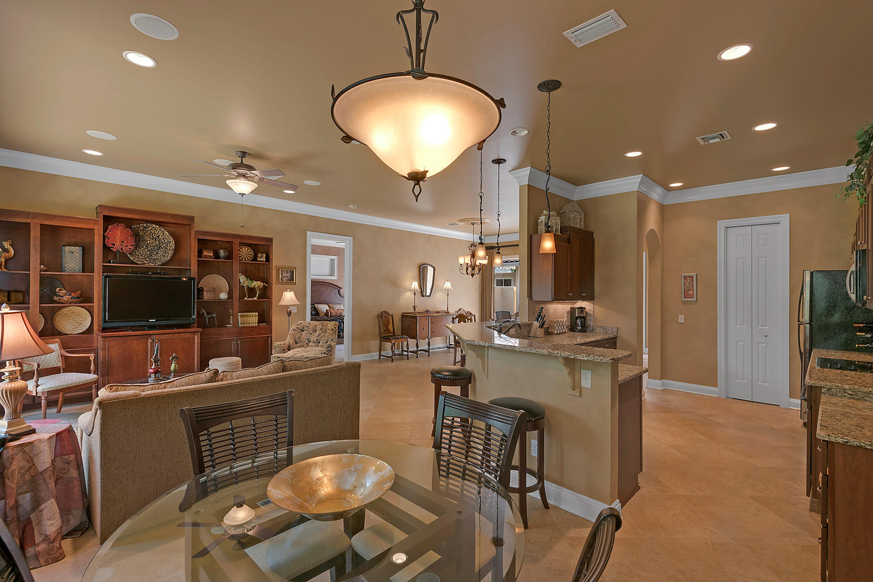 REGATTA BAY GOLF VILLAS - Residential