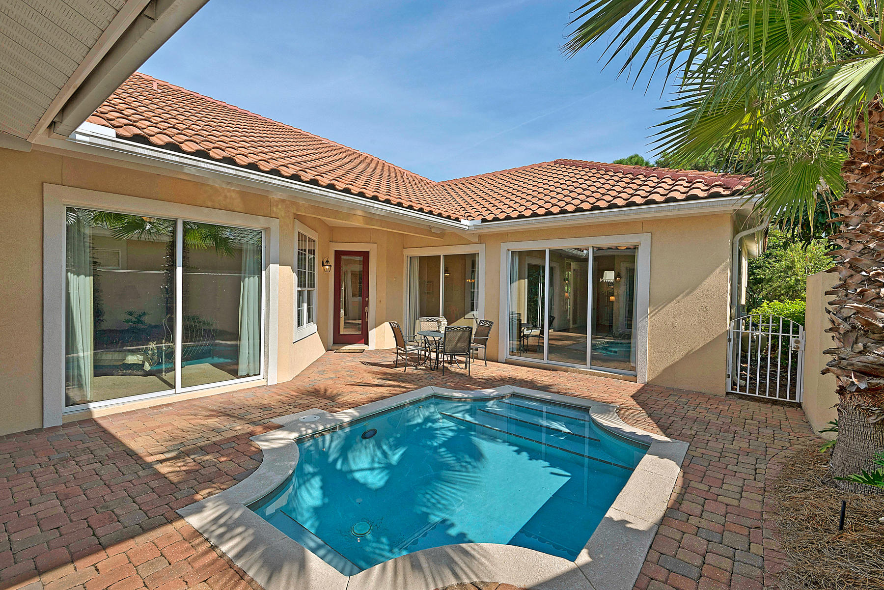 REGATTA BAY GOLF VILLAS - Residential