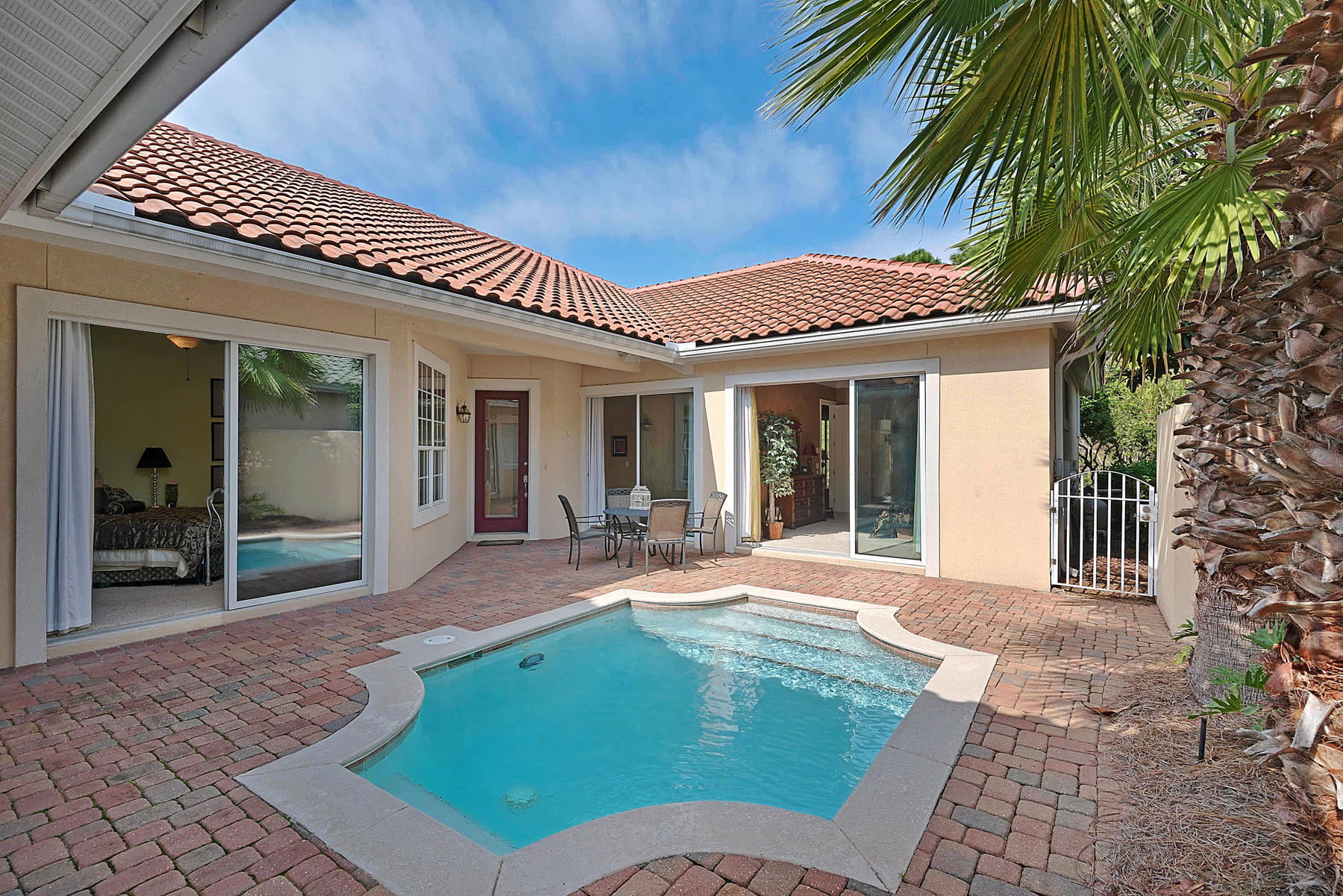 REGATTA BAY GOLF VILLAS - Residential
