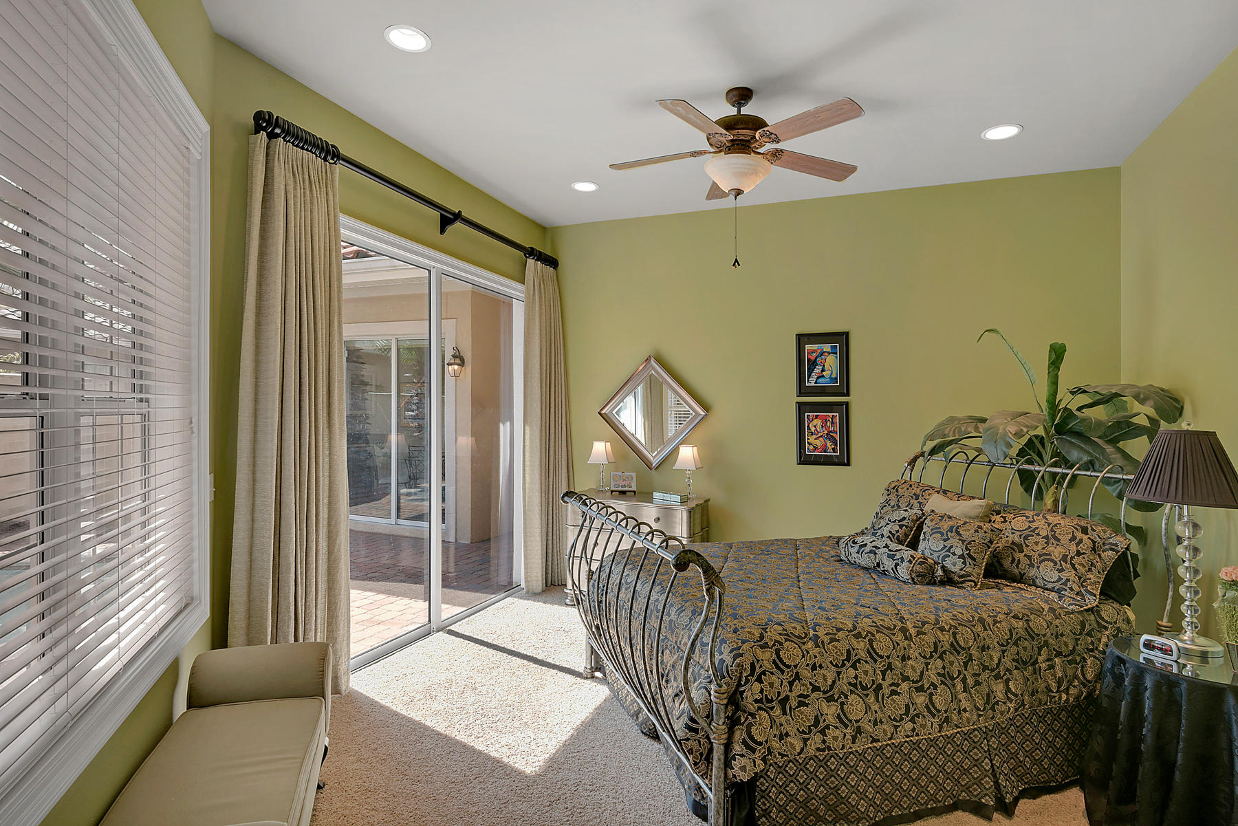REGATTA BAY GOLF VILLAS - Residential