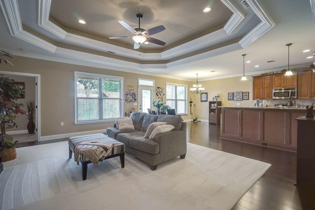 MAJESTIC OAKS - Residential