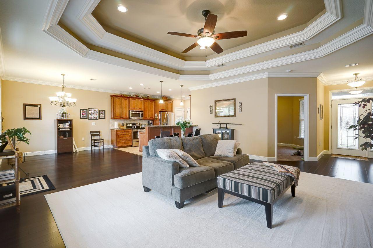 MAJESTIC OAKS - Residential