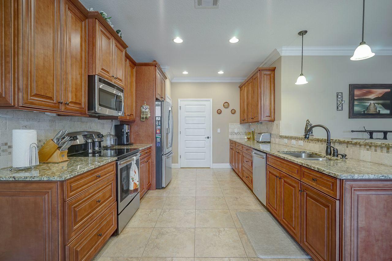 MAJESTIC OAKS - Residential