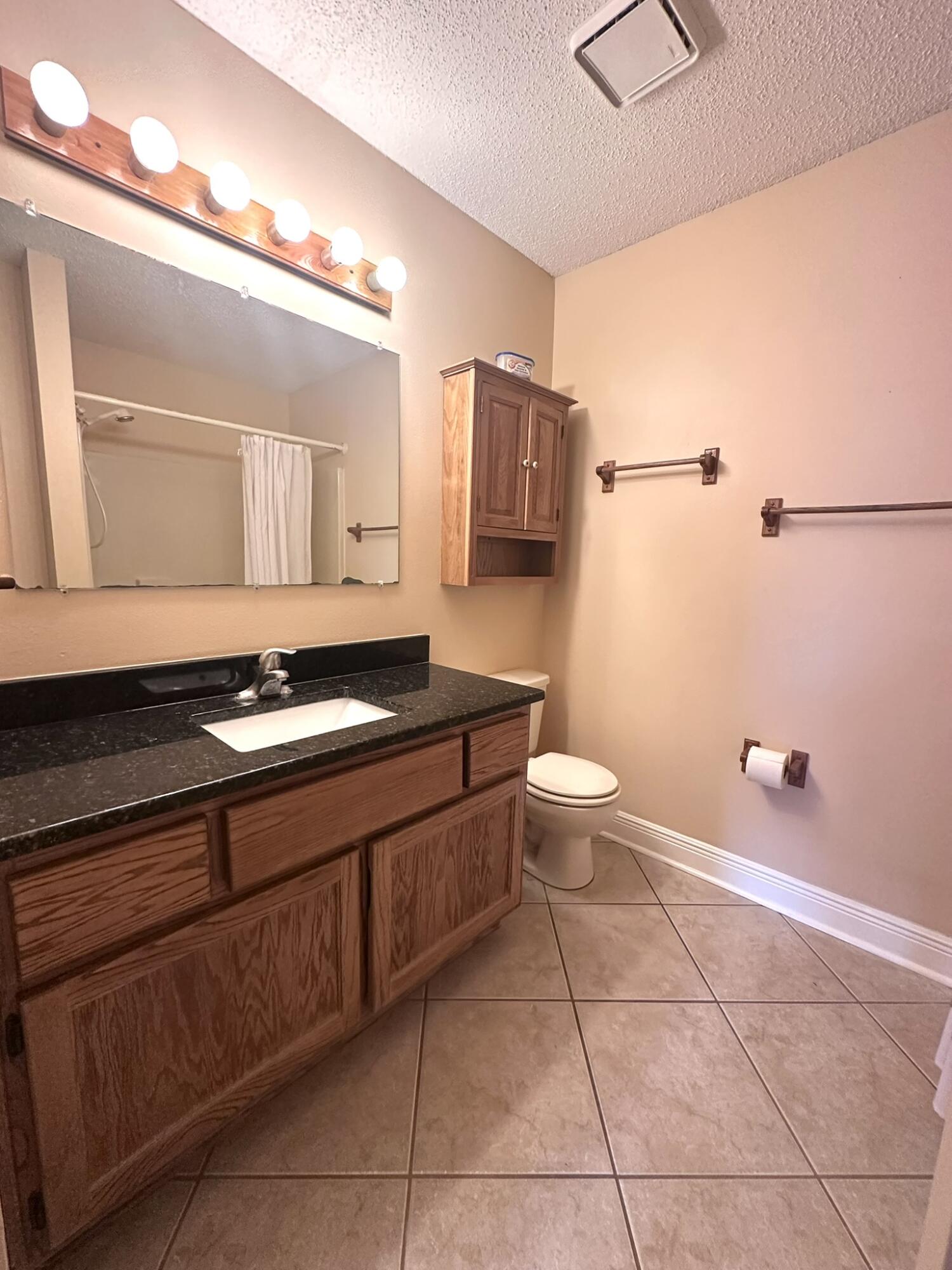 EAST BAY RIVER ESTATES 1ST ADDN - Residential Lease