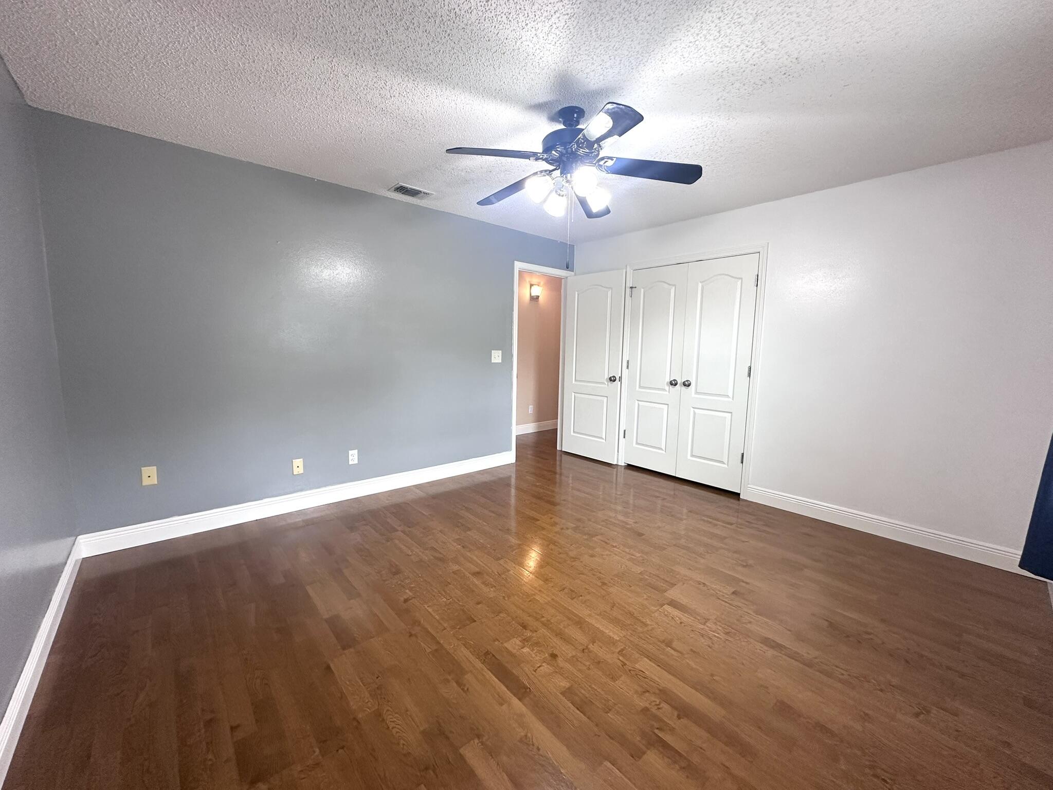 EAST BAY RIVER ESTATES 1ST ADDN - Residential Lease