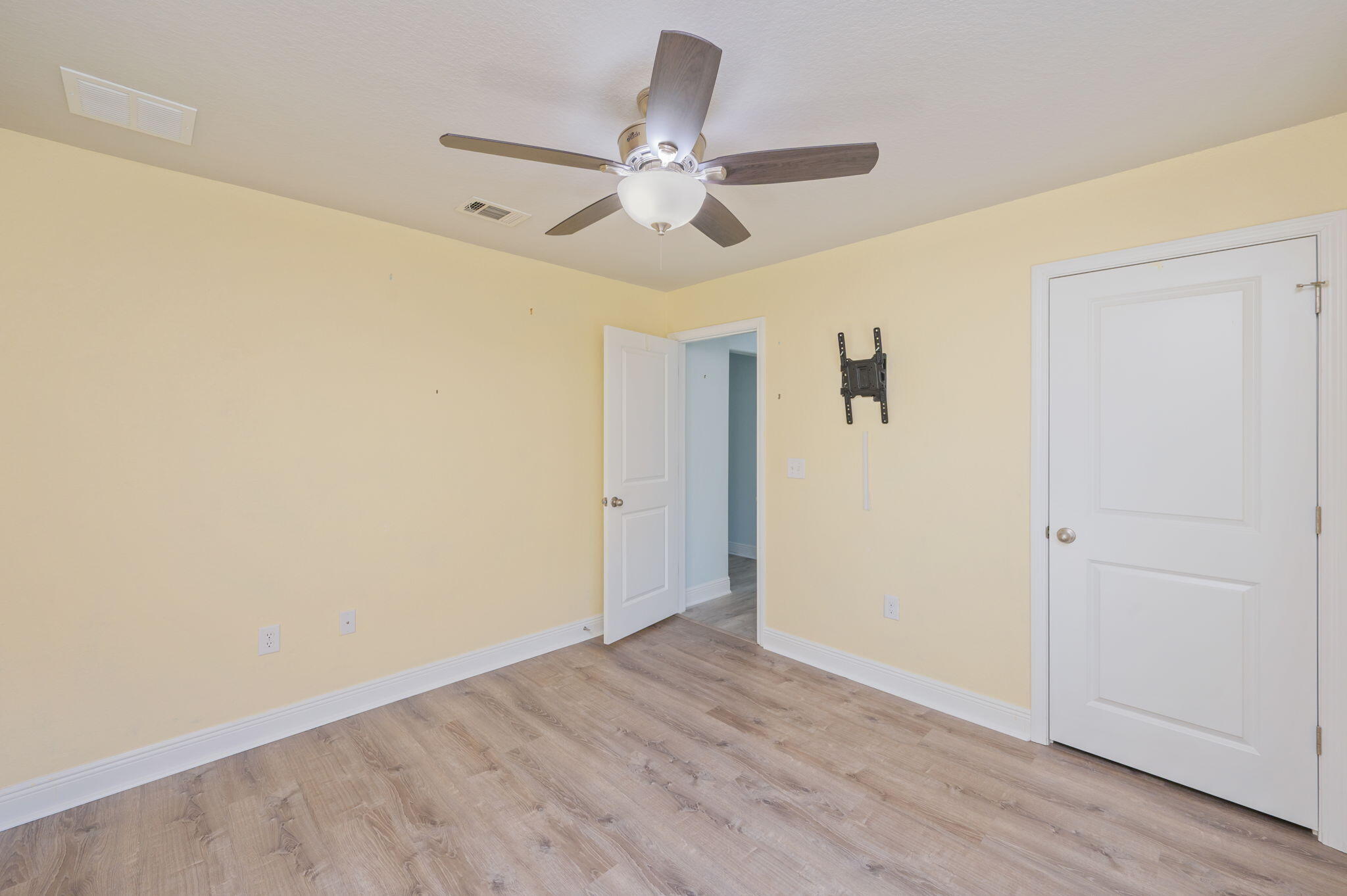 HOLLEY-CLIFF ESTATES - Residential