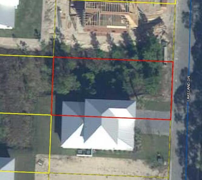 Frangista Beach! Great location close to the pristine beaches of South Walton and all the shopping, dining and experiences available in the area. Locate your dream or second vacation home here! Community is gated, with pool and club house. This lot is waiting for you!