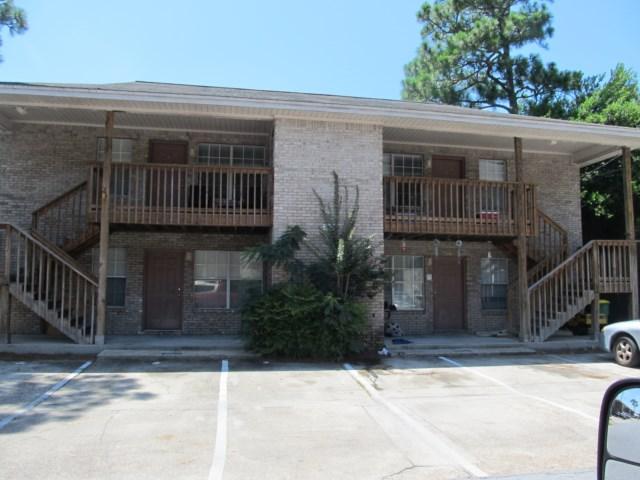 First floor unit. Centrally located complex with a Washer and dryer in unit! Conveniently located, this complex is close to everything - shopping, bases, restaurants, schools, and daycare centers. 2 bedrooms and 2 full baths. No smoking and no pets.