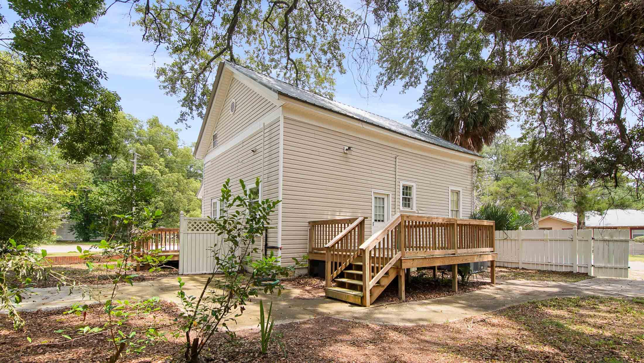 DEFUNIAK SPRINGS TOWN OF - Residential