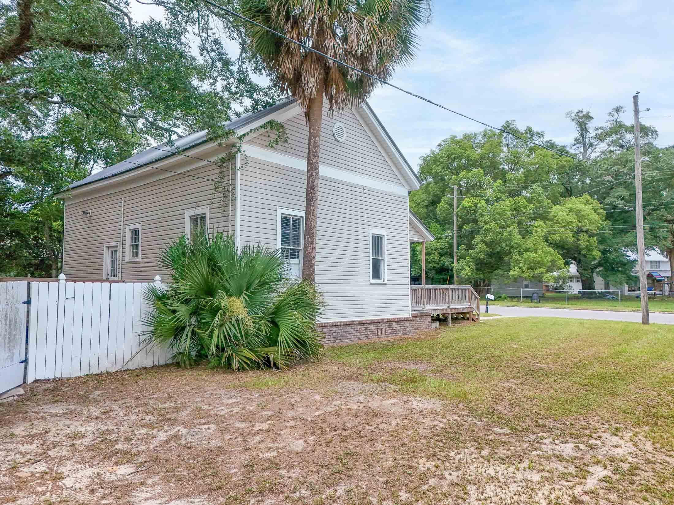 DEFUNIAK SPRINGS TOWN OF - Residential