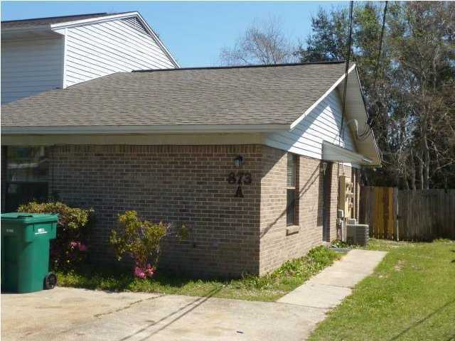 NICE SINGLE STORY END UNIT IN A 4-PLEX.
QUIET AREA. MINUTES FROM HURLBURTS BACK GATE. TILED LIVING AREA. INSIDE WASHER & DRYER HOOKUPS.PRIVACY FENCED BACK YARD. ATTACHED STORAGE OFF PATIO PLUS ADDITIONAL STORAGE BUILDING AT BACK OF PROPERTY. SECURITY DEPOSIT INCLUDES NONREFUNDABLE FLOOR CLEANING FEE AND NONREFUNDABLE PEST CONTROL FEE.