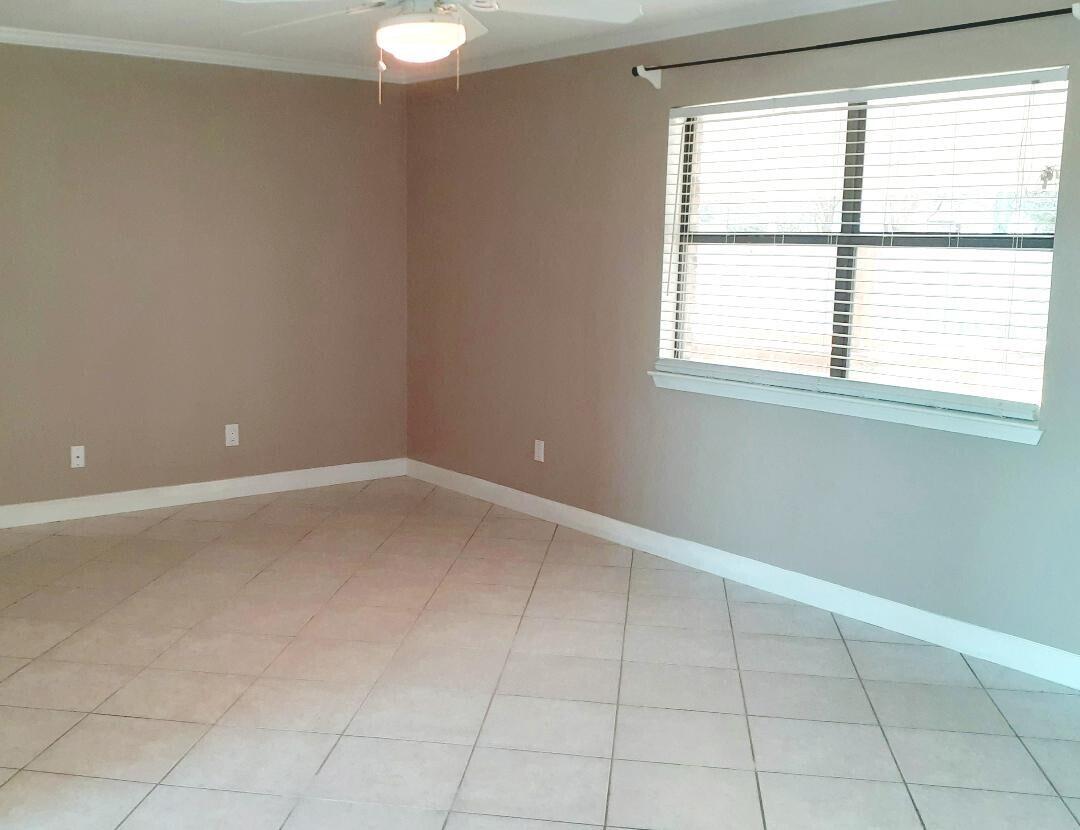 QUIET WOOD - Residential Lease