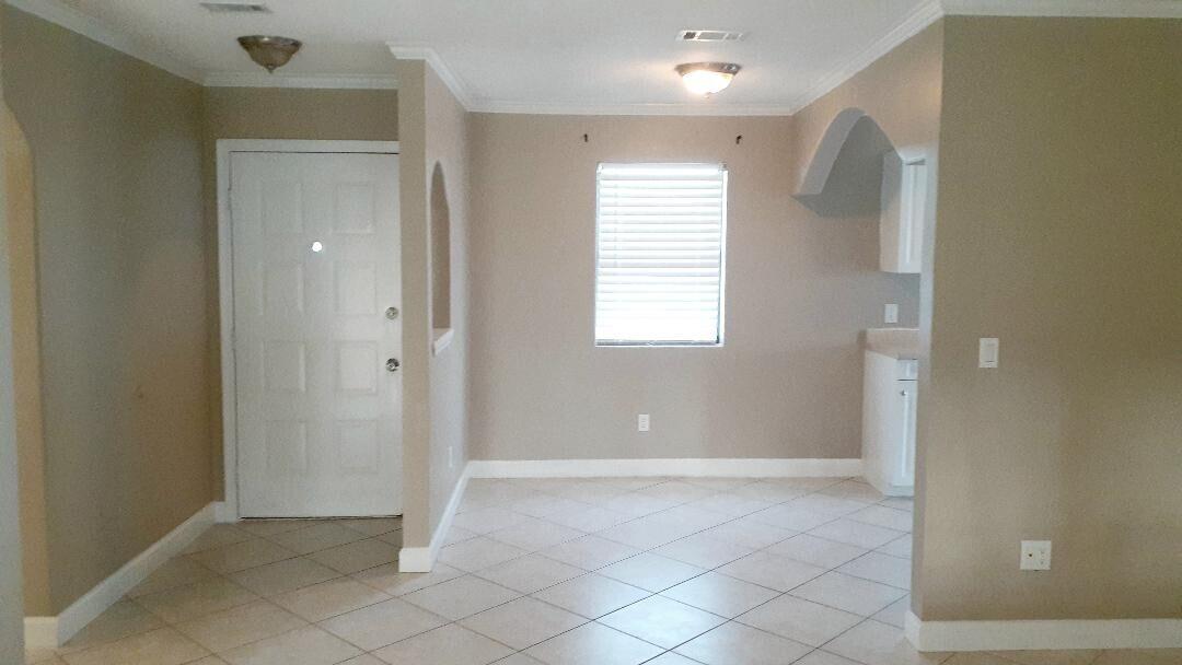 QUIET WOOD - Residential Lease