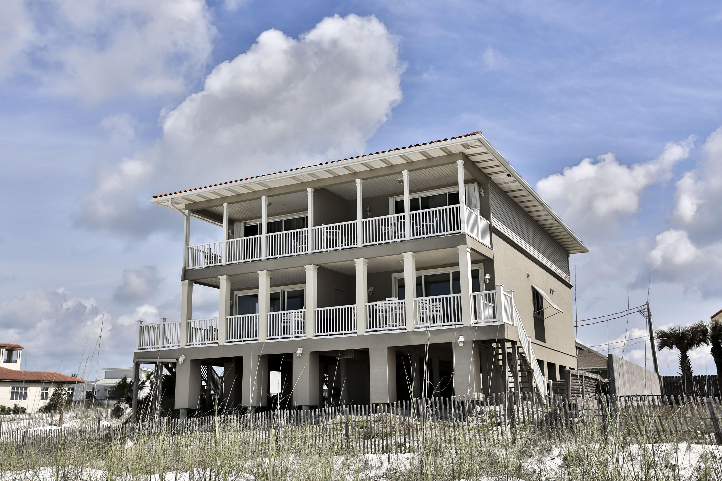 TANG-O-MAR S/D UNREC - Residential