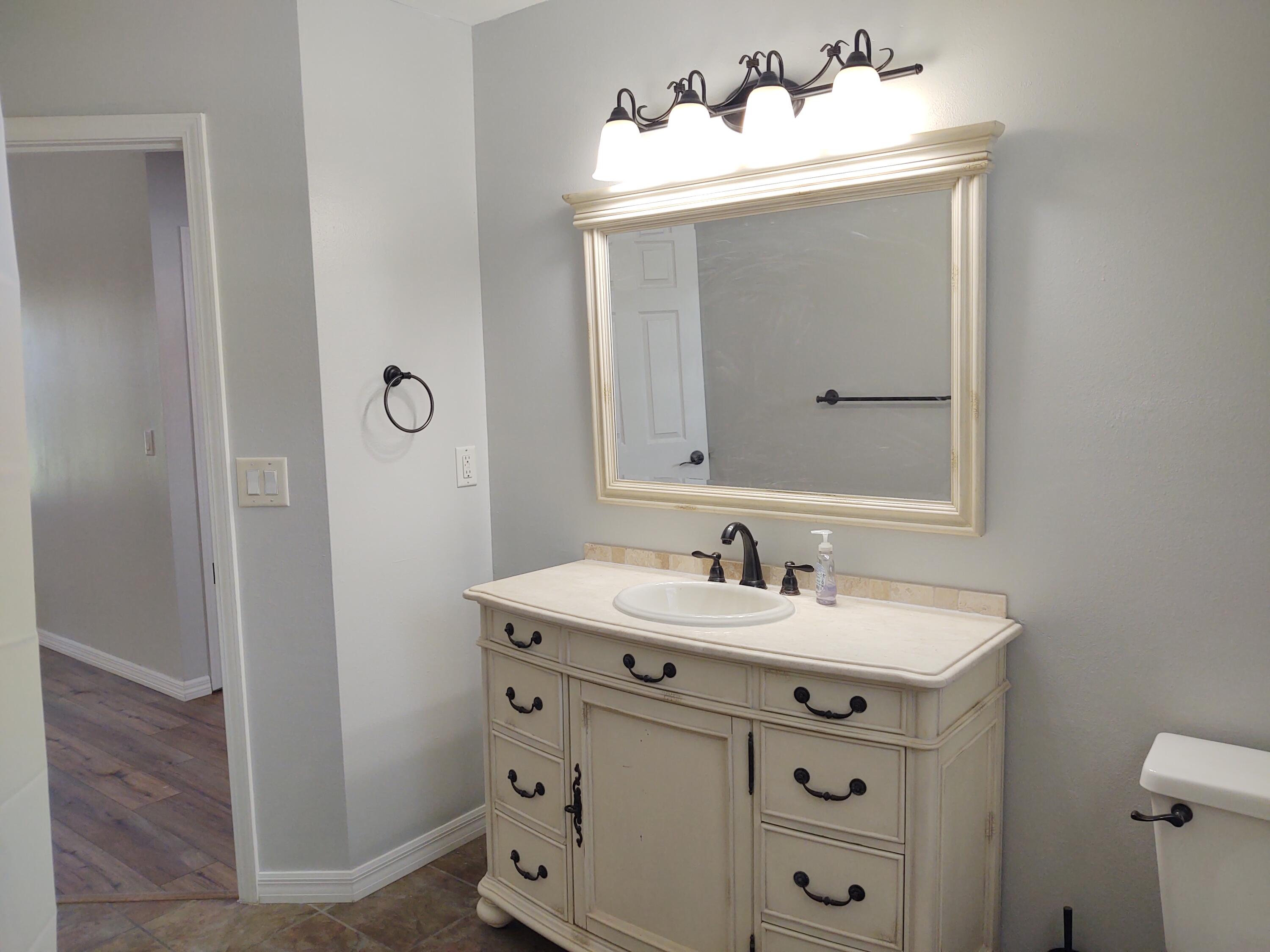 VALPARAISO PINECREST 6 - Residential Lease