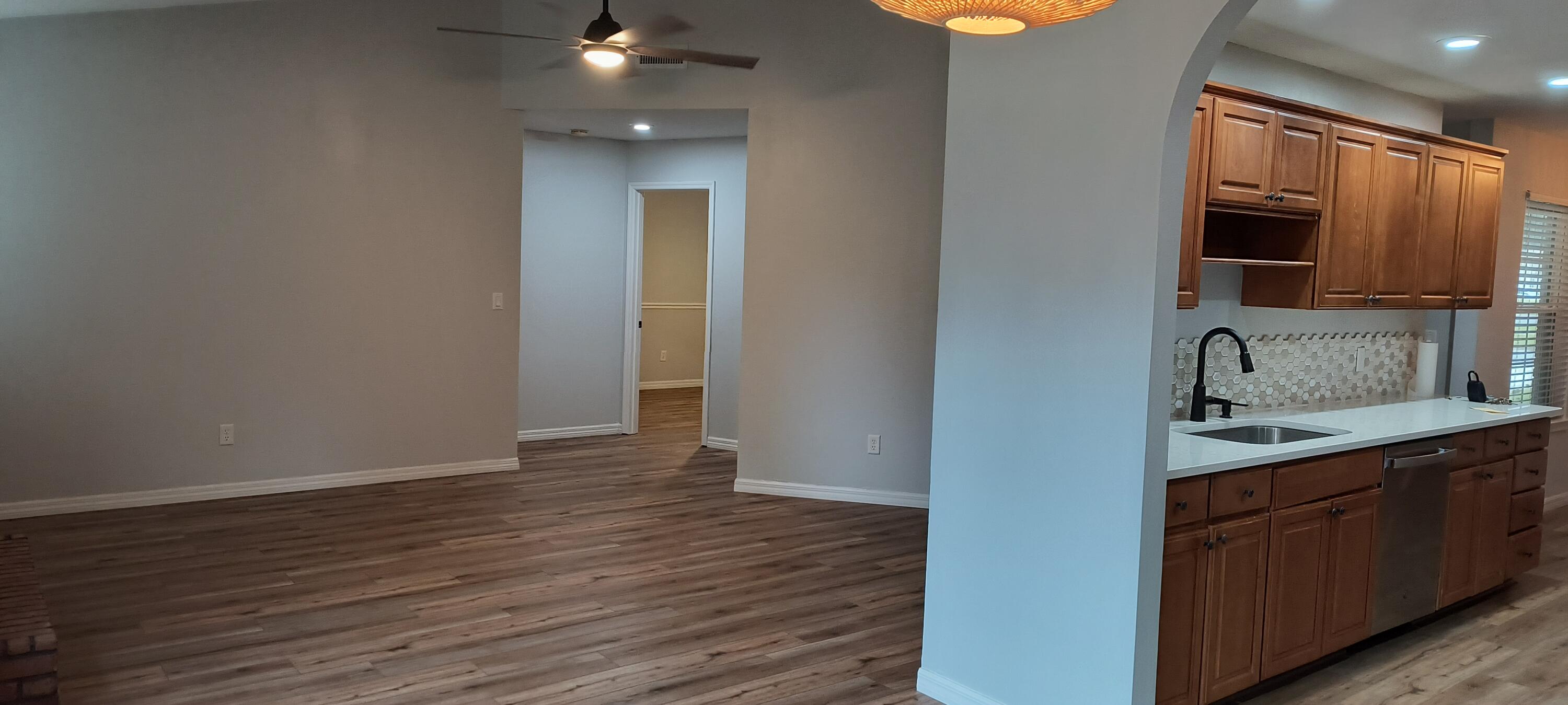 VALPARAISO PINECREST 6 - Residential Lease