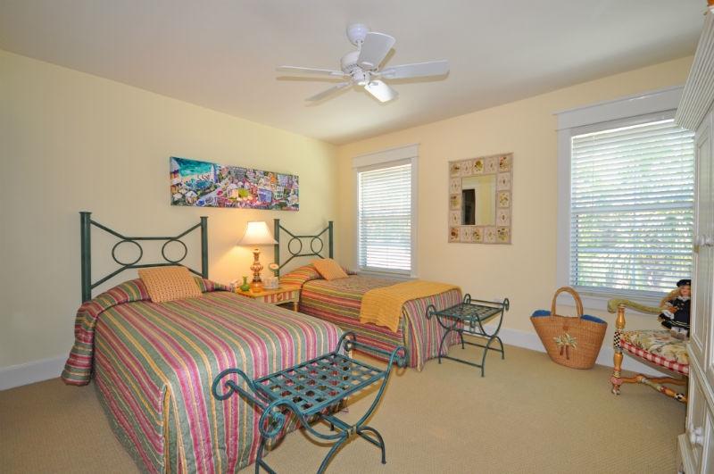 GRAND HARBOUR - Residential Lease
