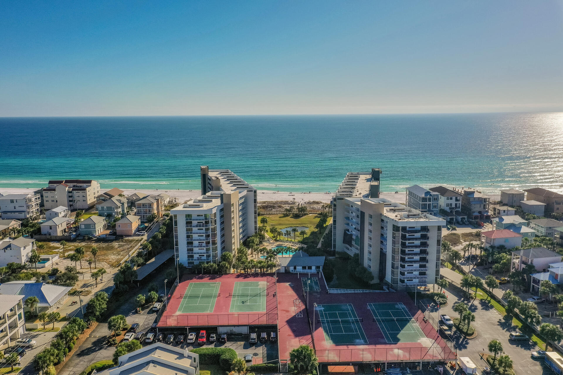 MAINSAIL CONDO PH 1 - Residential