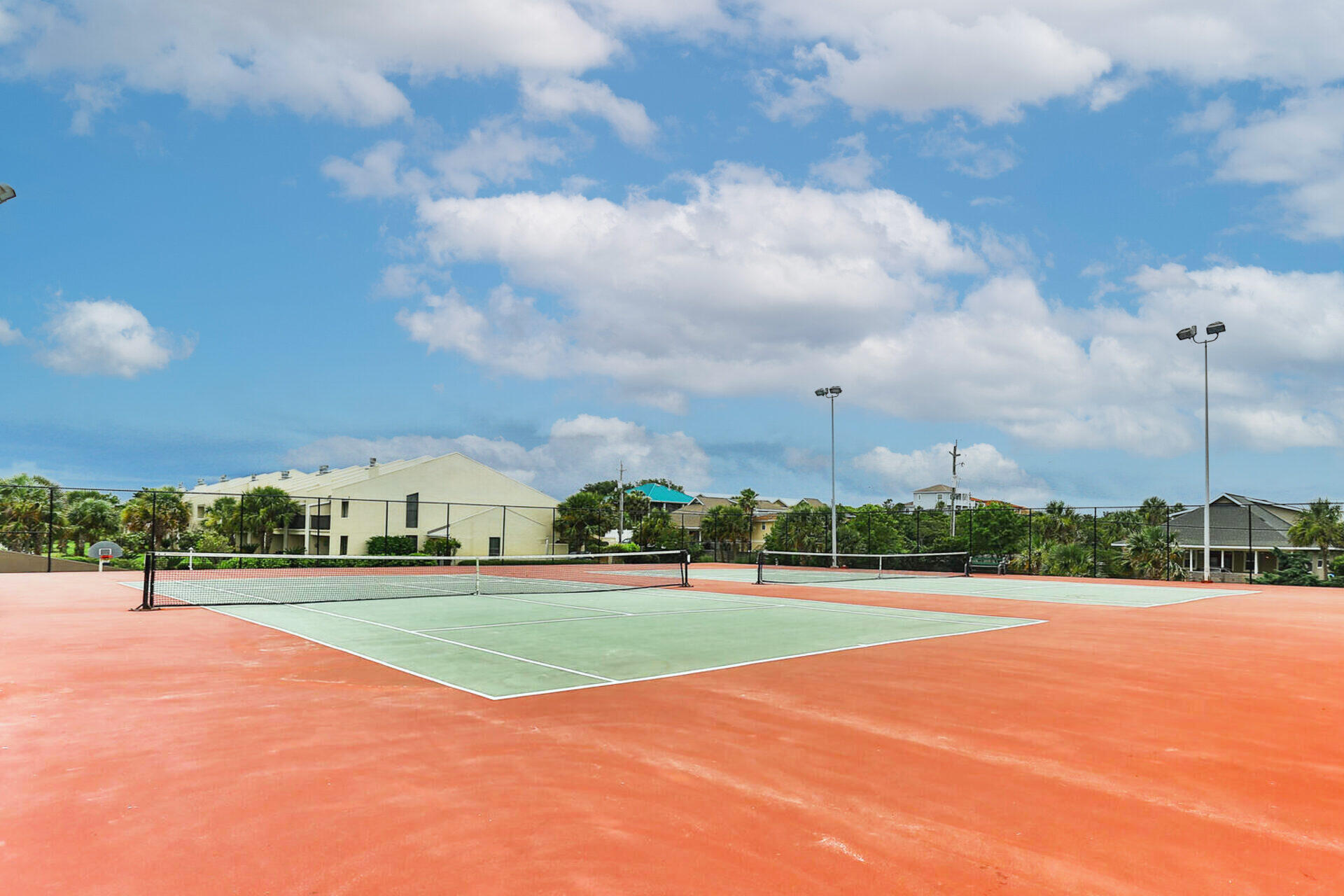 MAINSAIL CONDO PH 1 - Residential
