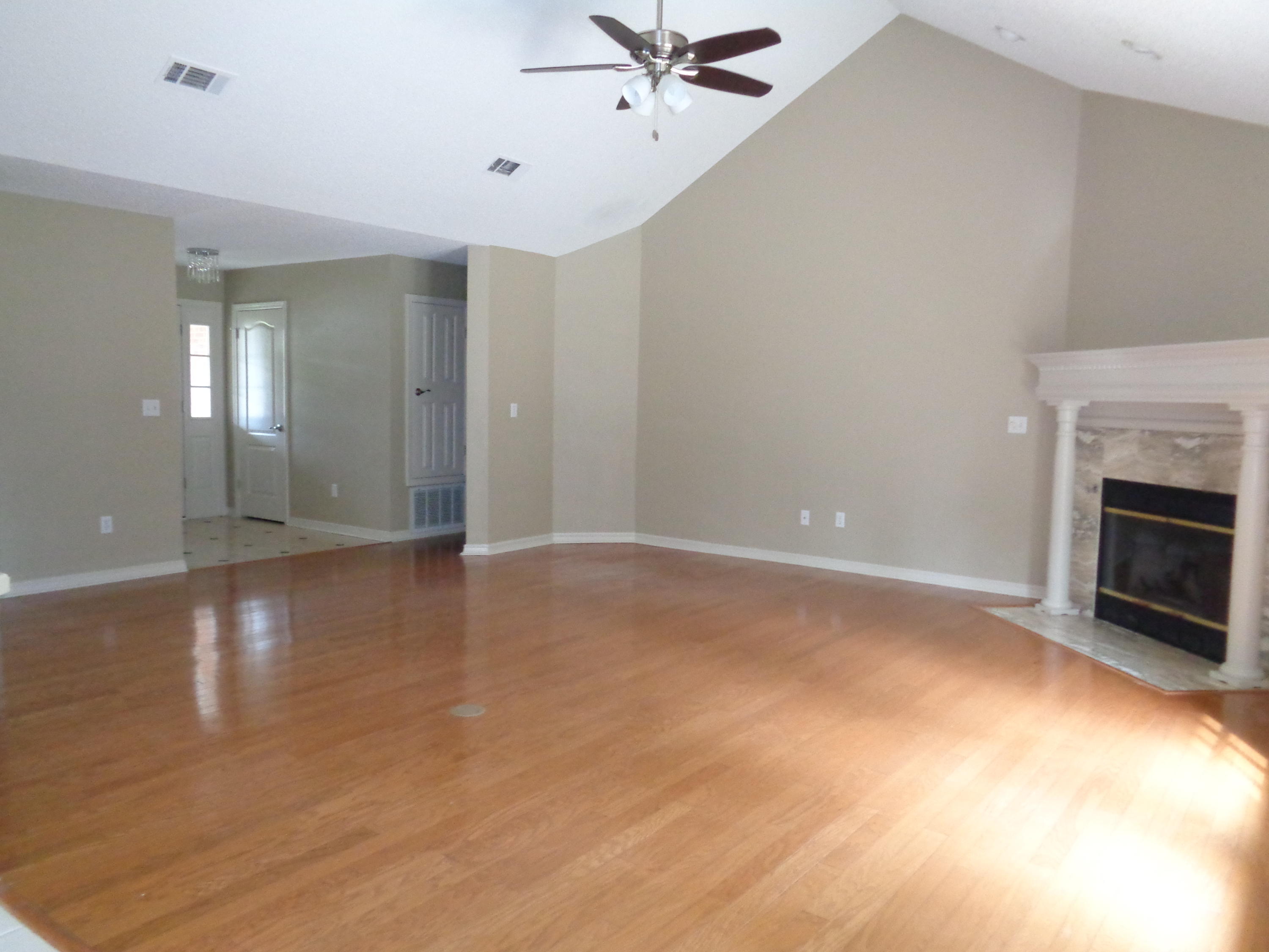 PARKWOOD ESTATES PH 1 BLUEWATER BAY - Residential Lease
