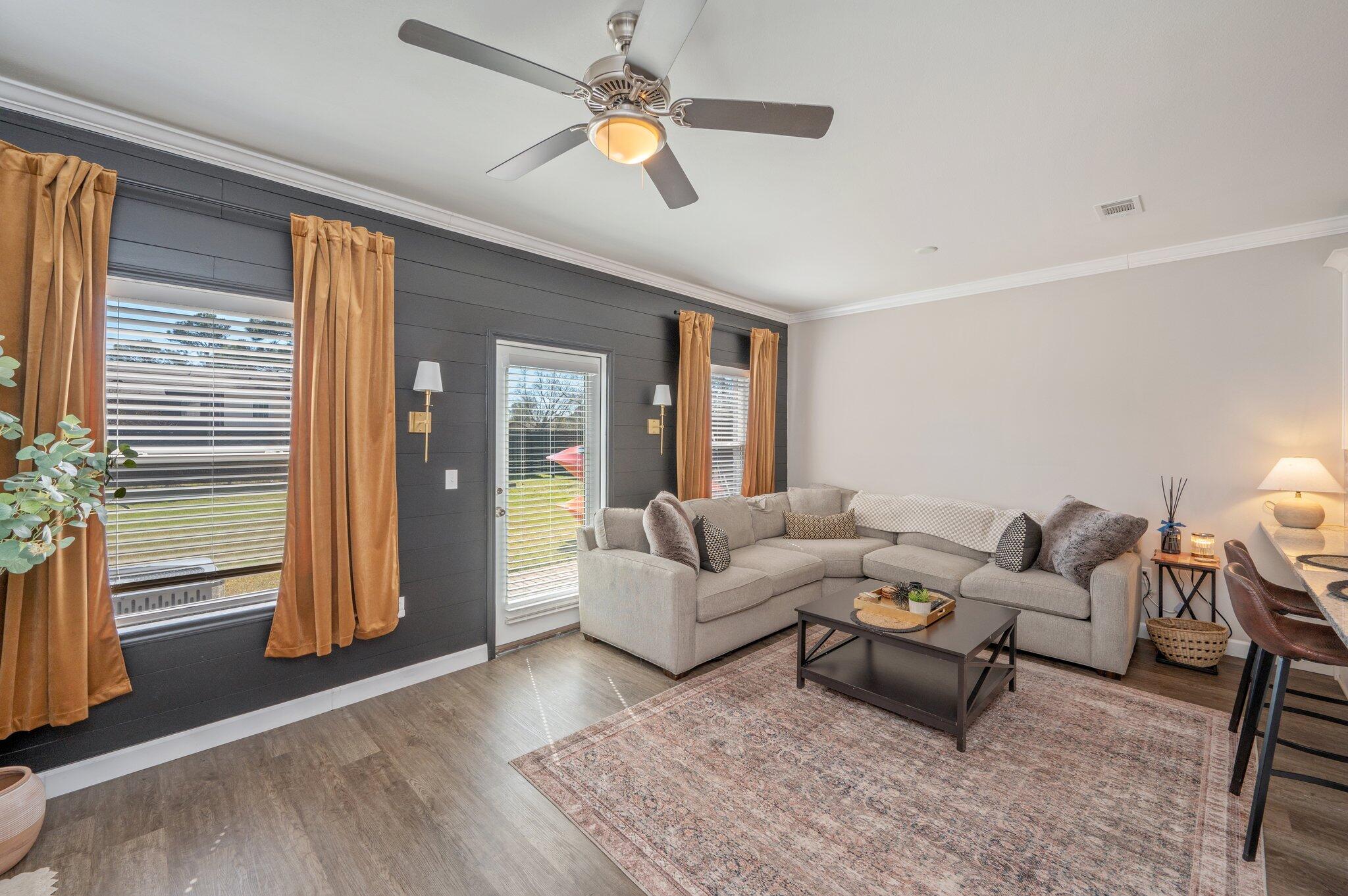 stable lanes - Residential Lease
