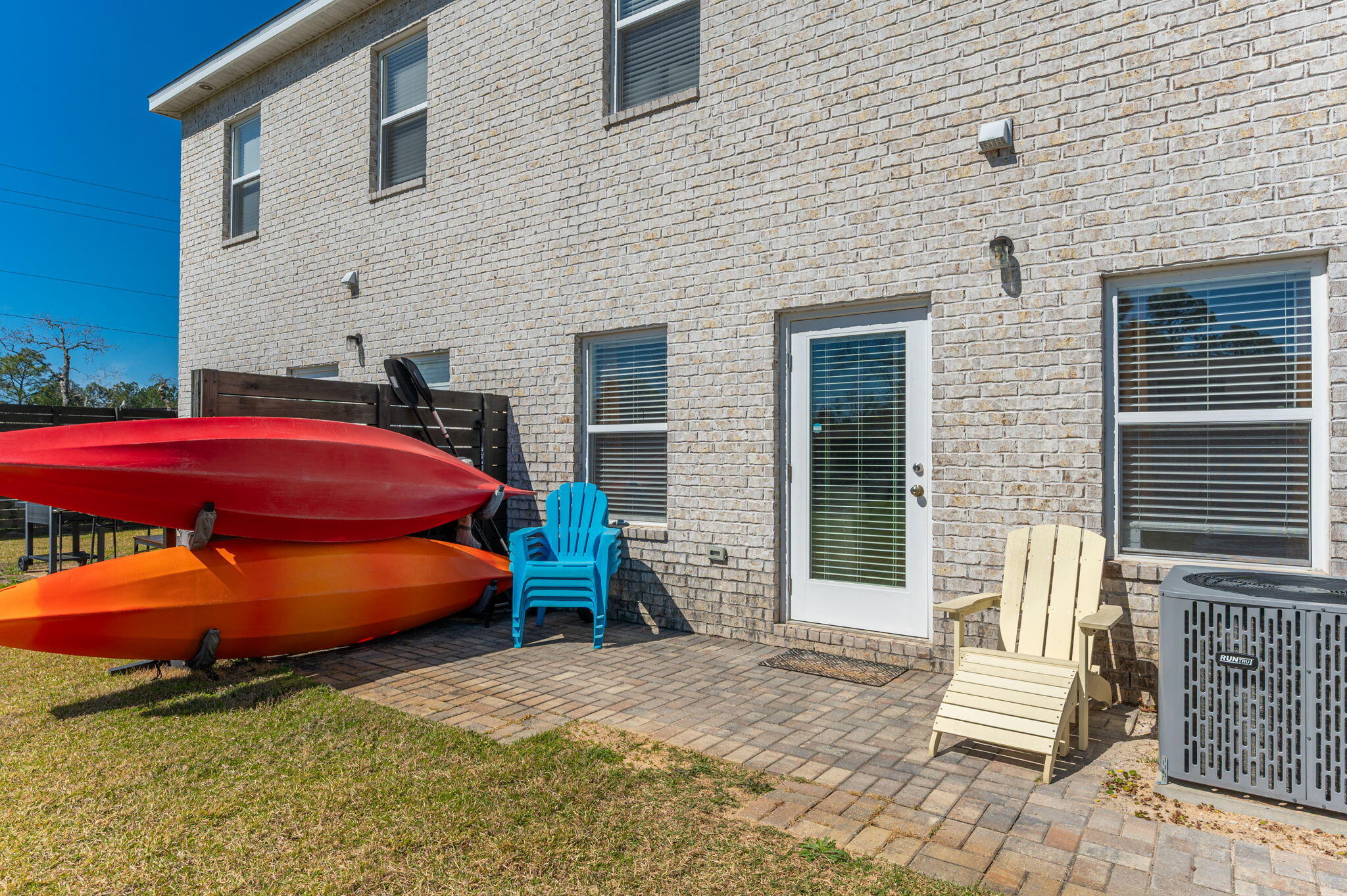 stable lanes - Residential Lease