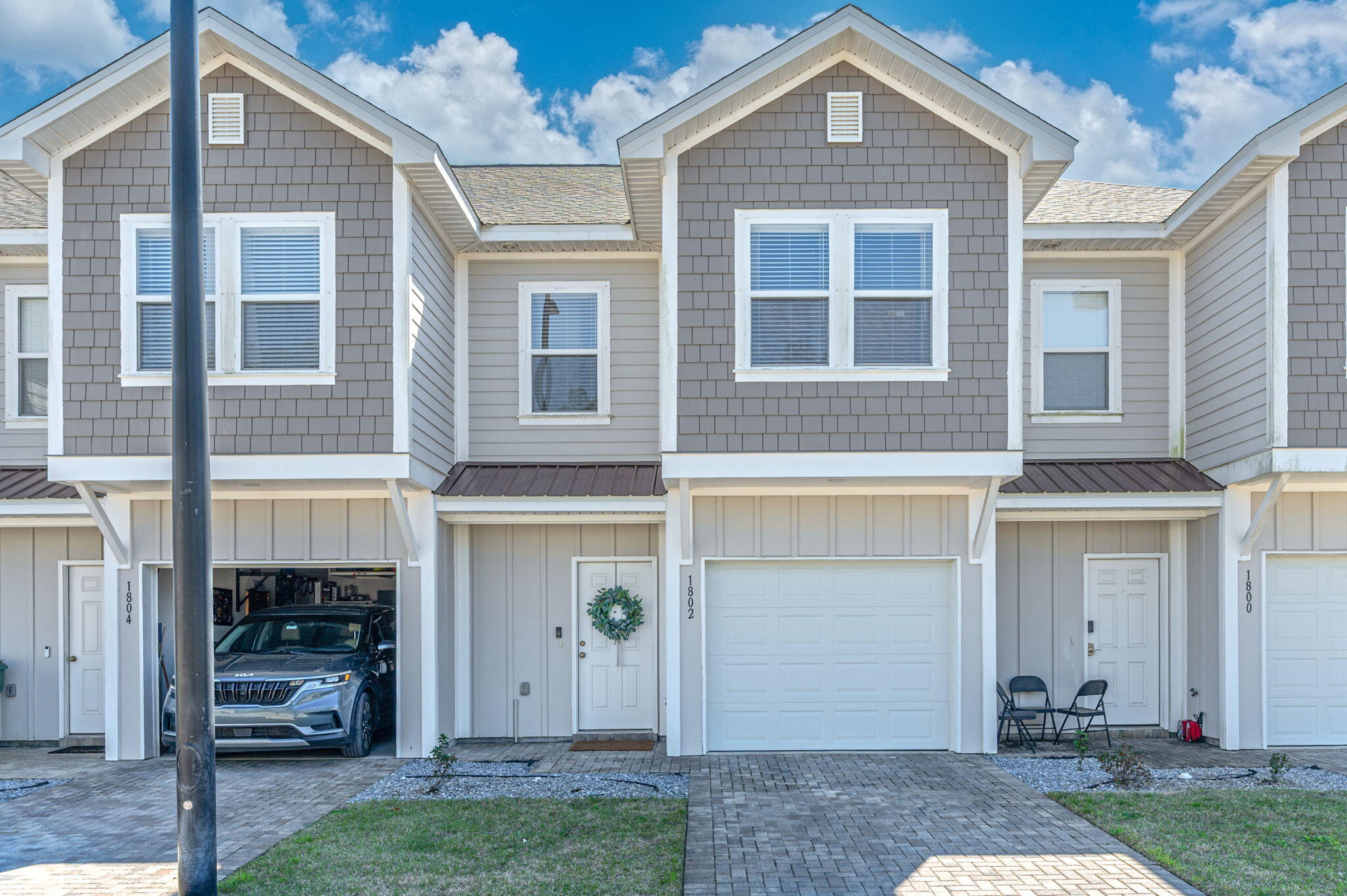 stable lanes - Residential Lease