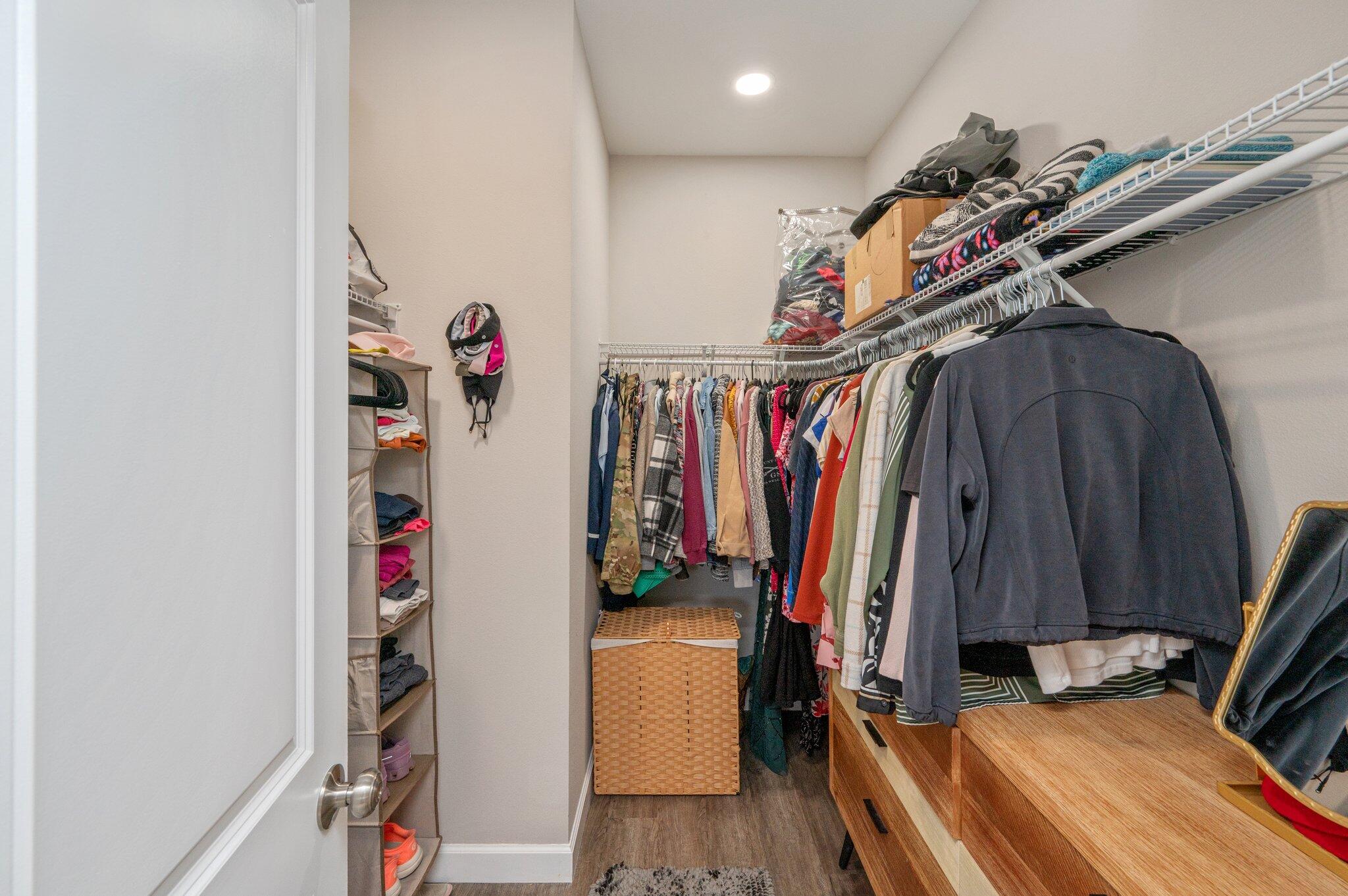 stable lanes - Residential Lease